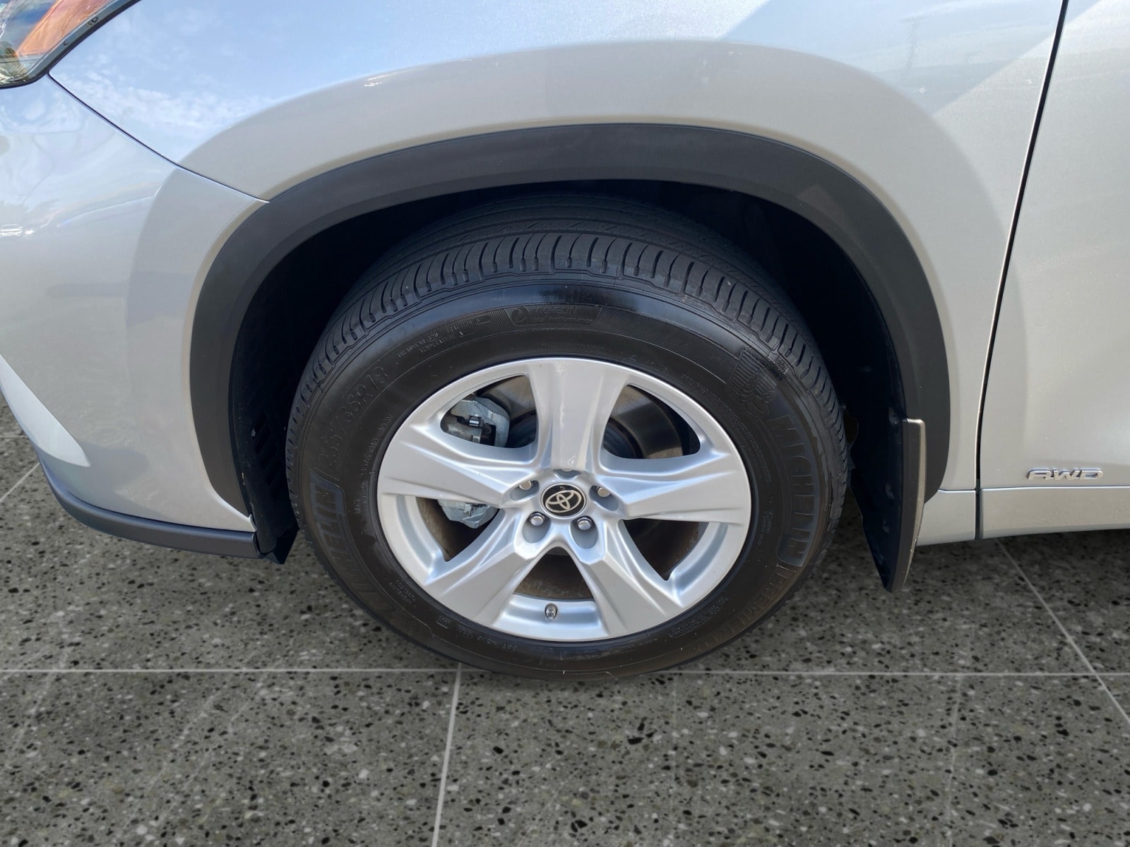 2023 Toyota Highlander LE - Photo 14