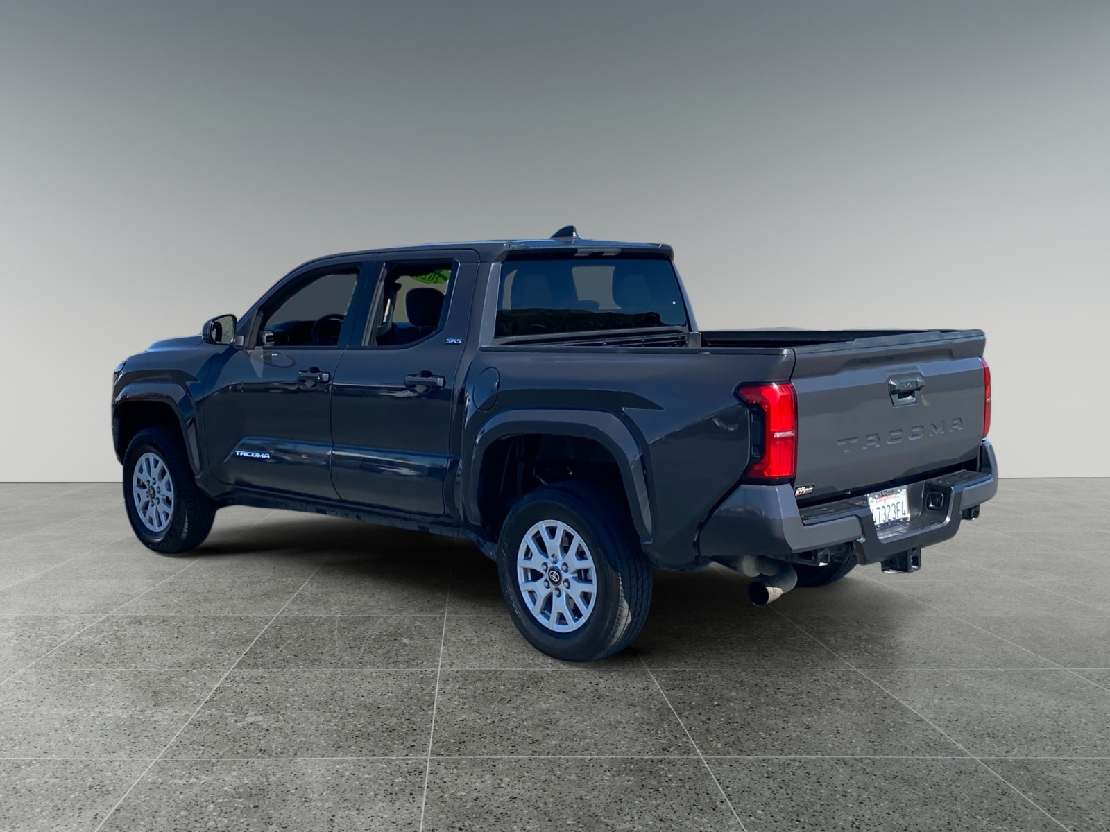 2024 Toyota Tacoma SR5 photo 3