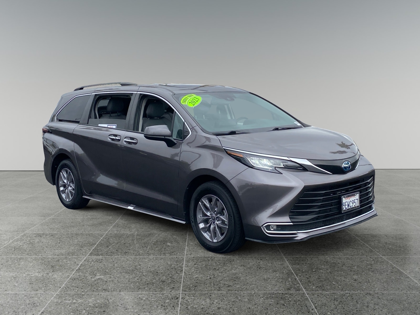 2023 Toyota Sienna XLE - Photo 7