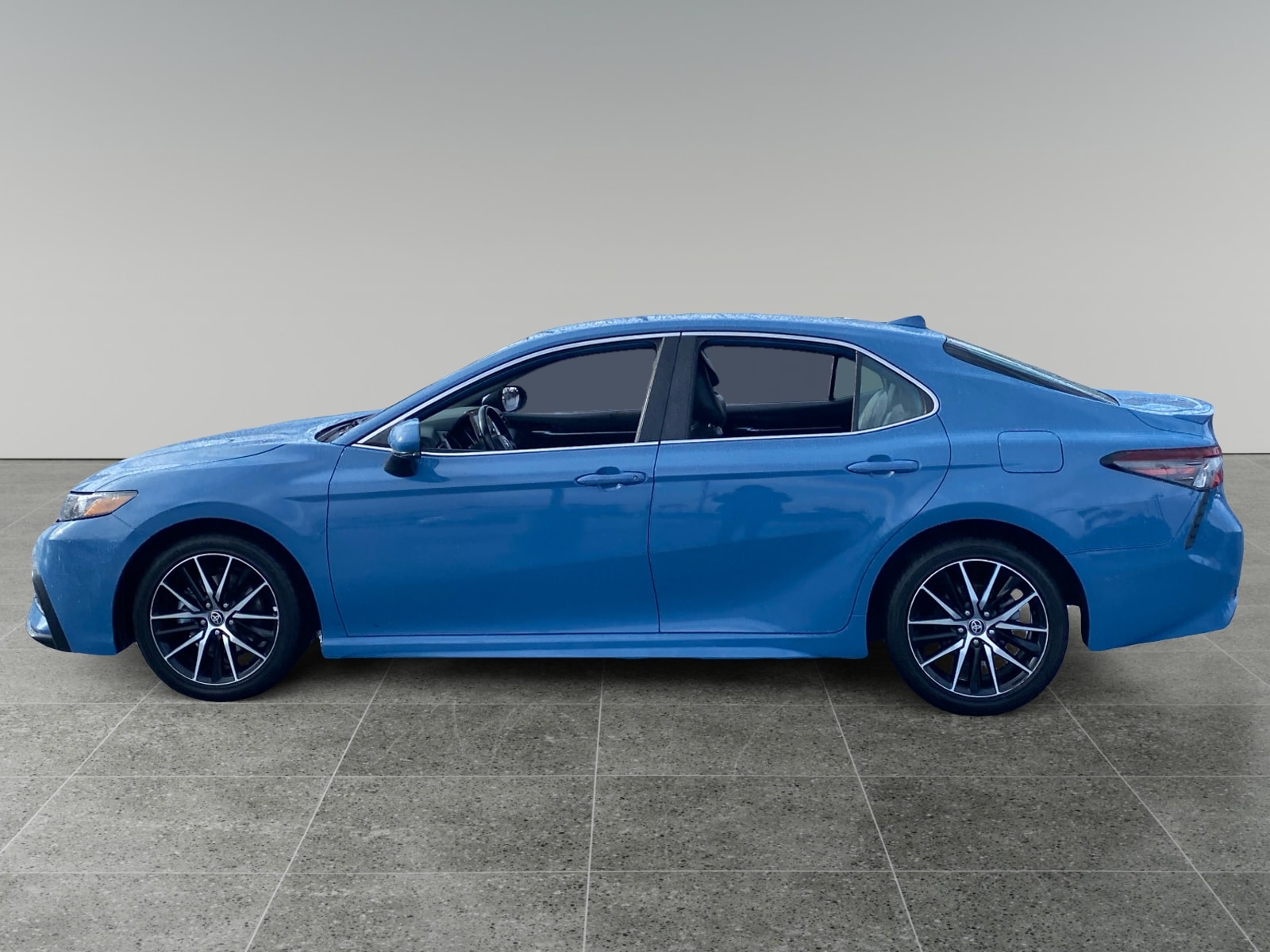 2023 Toyota Camry SE photo 2