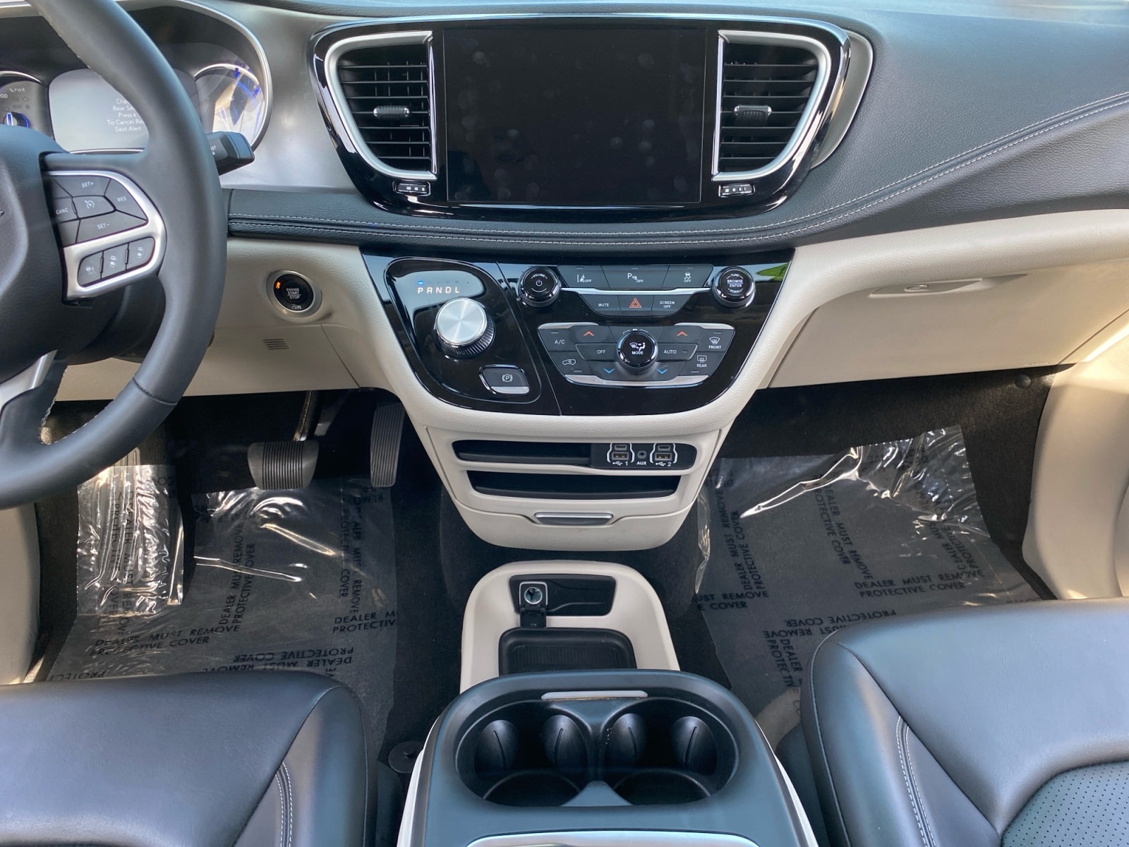 2024 Chrysler Pacifica PHEV Select - Photo 11