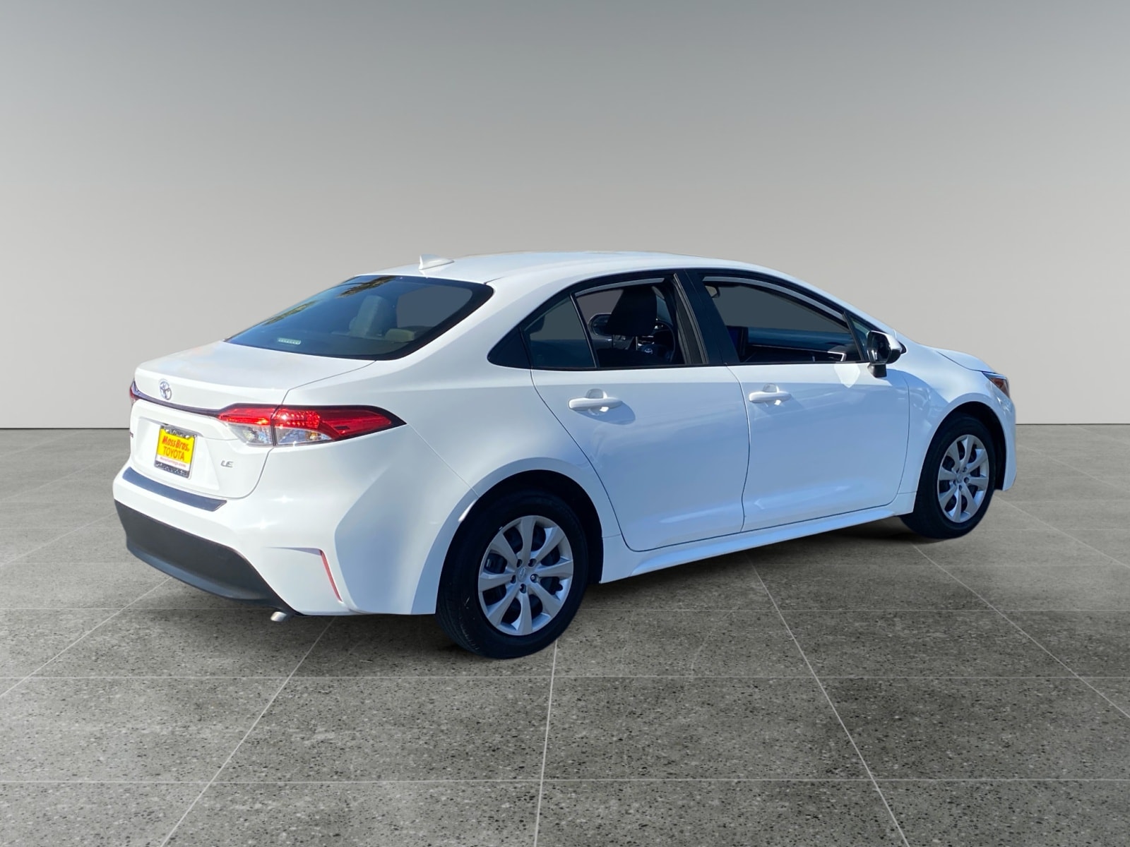 2026 Toyota Corolla LE - Photo 5