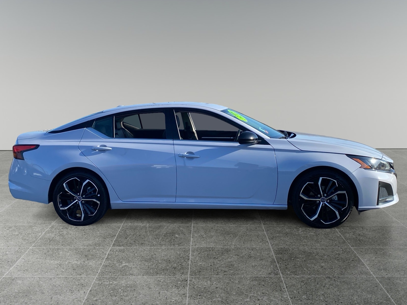 2024 Nissan Altima SR - Photo 6