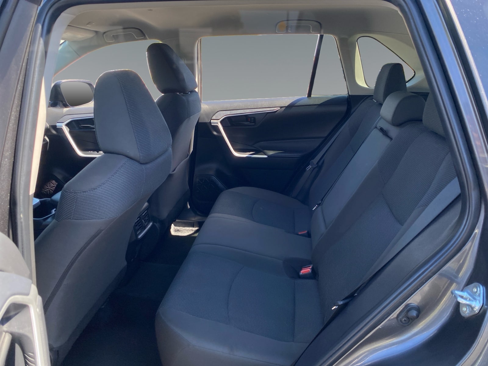 2025 Toyota RAV4 LE - Photo 13