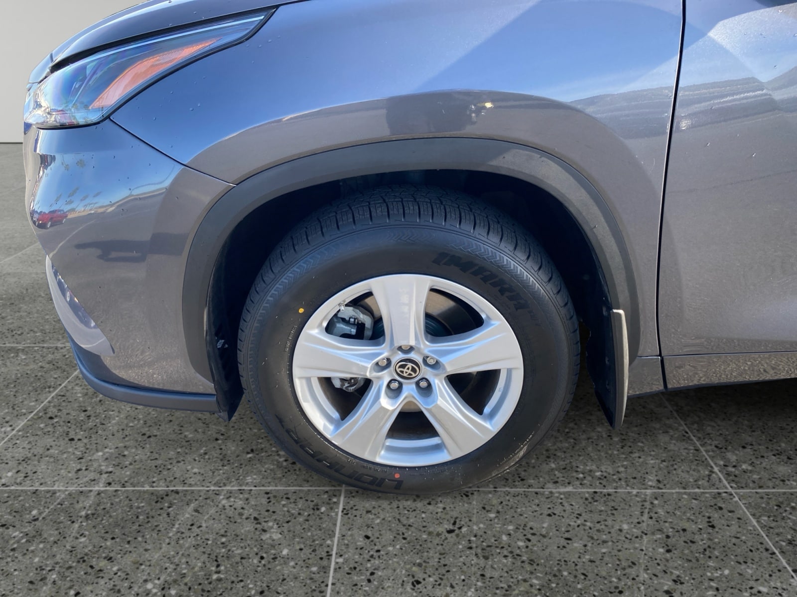 2024 Toyota Highlander LE - Photo 14