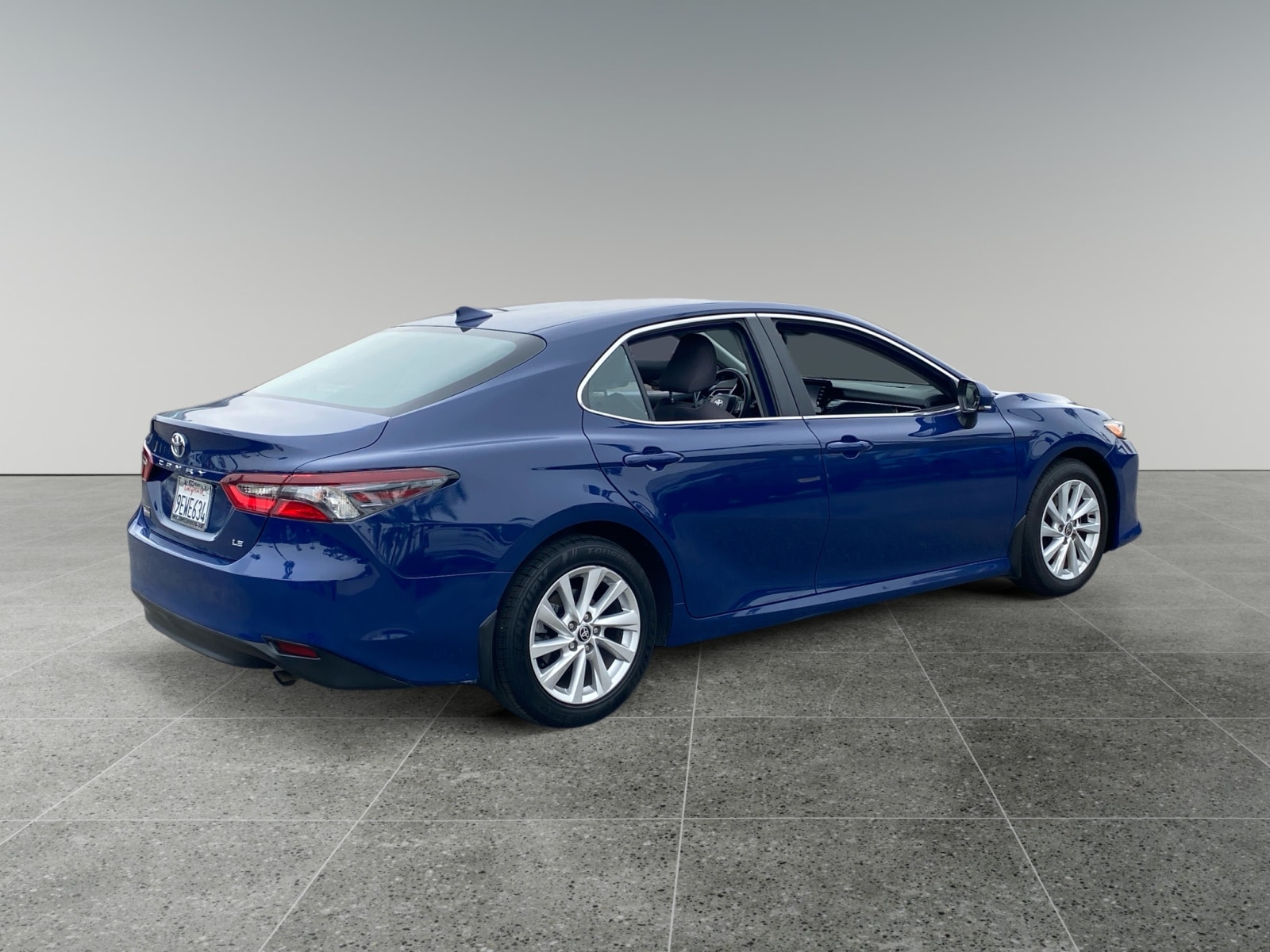 2023 Toyota Camry LE photo 5