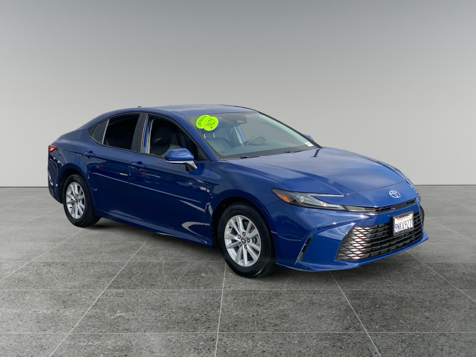 View vehicle photo 7