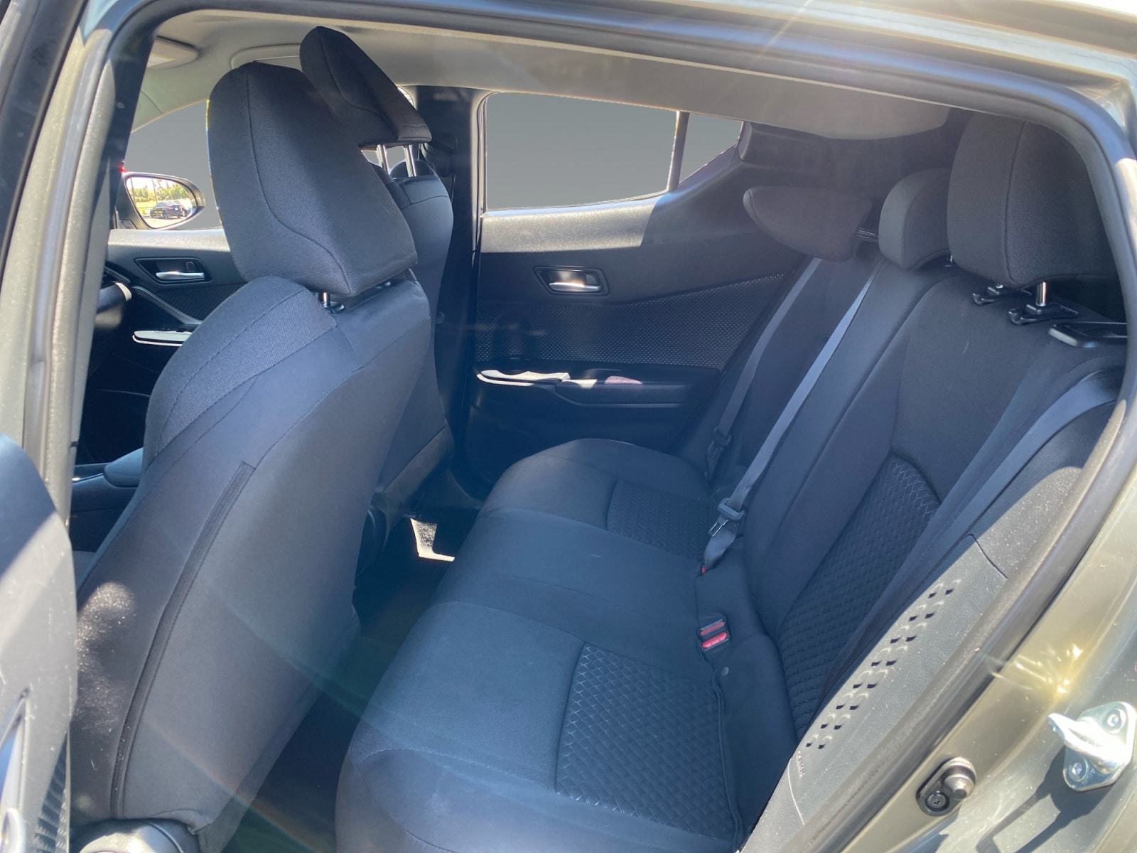 2021 Toyota C-HR LE - Photo 13