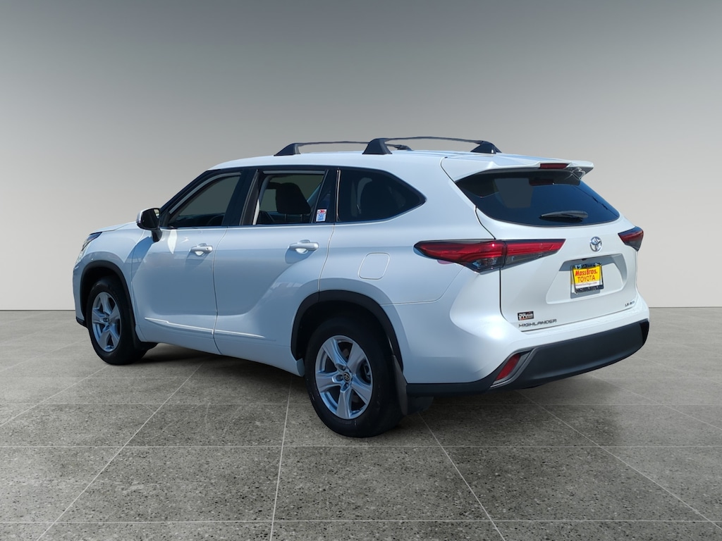 Used 2022 Toyota Highlander LE SUV