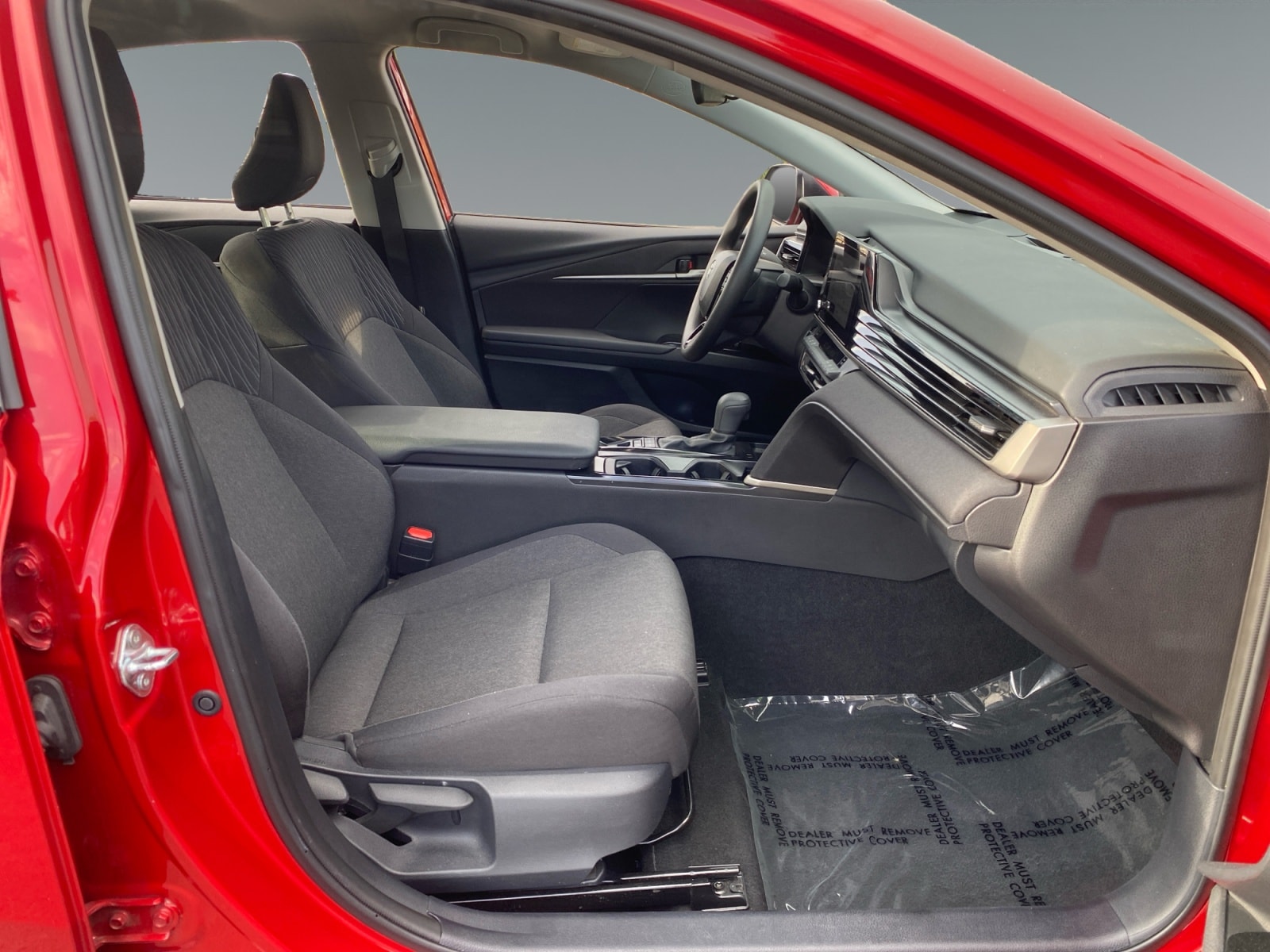 2025 Toyota Camry LE - Photo 15