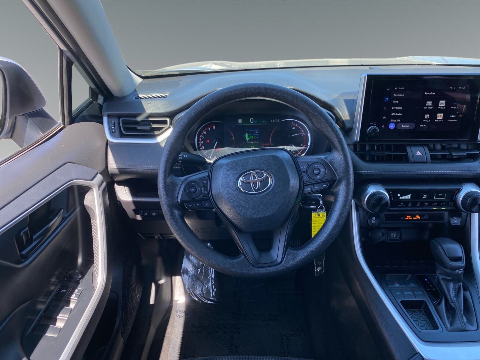 2024 Toyota RAV4 LE - Photo 12