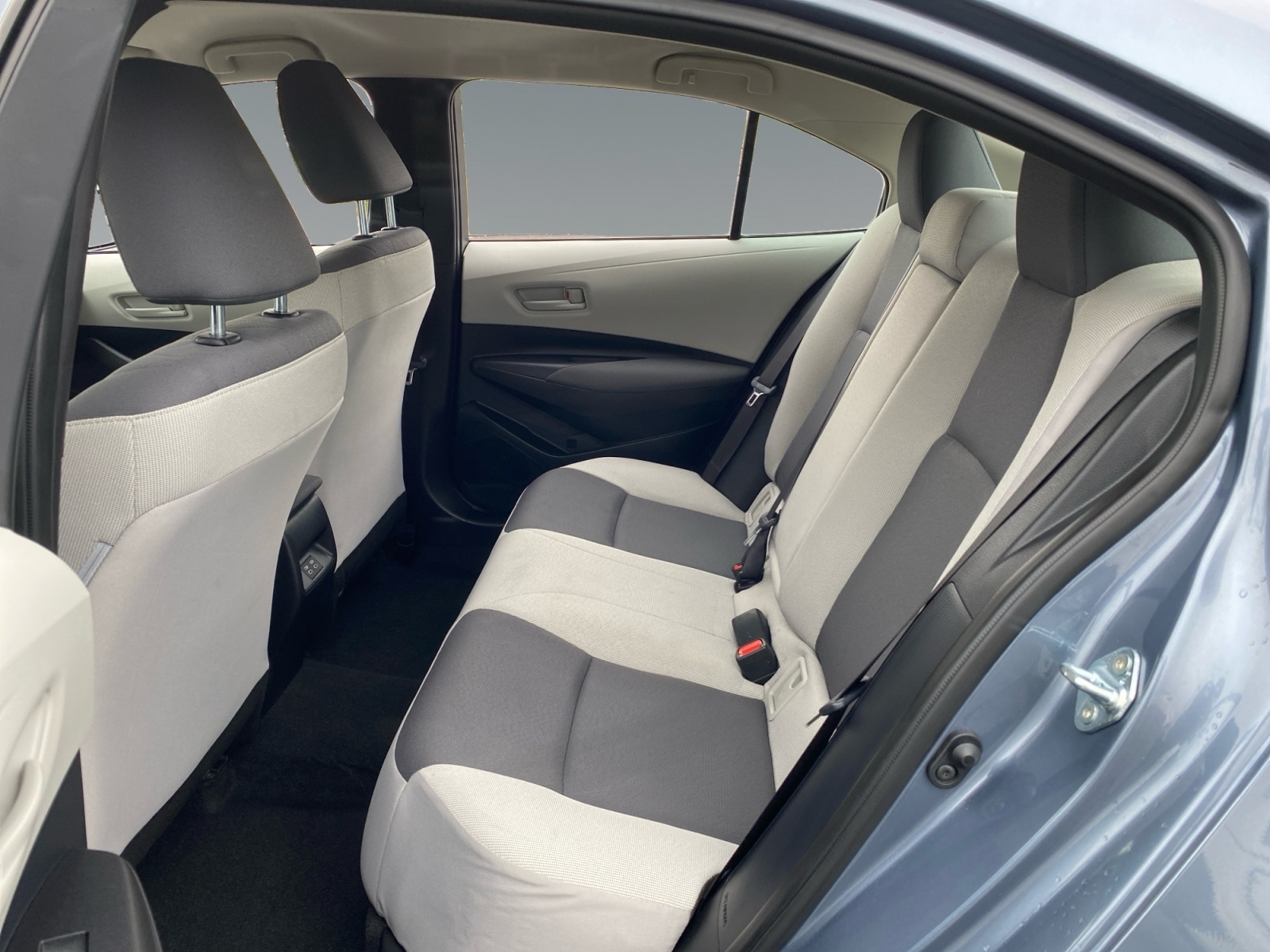 2026 Toyota Corolla LE - Photo 13