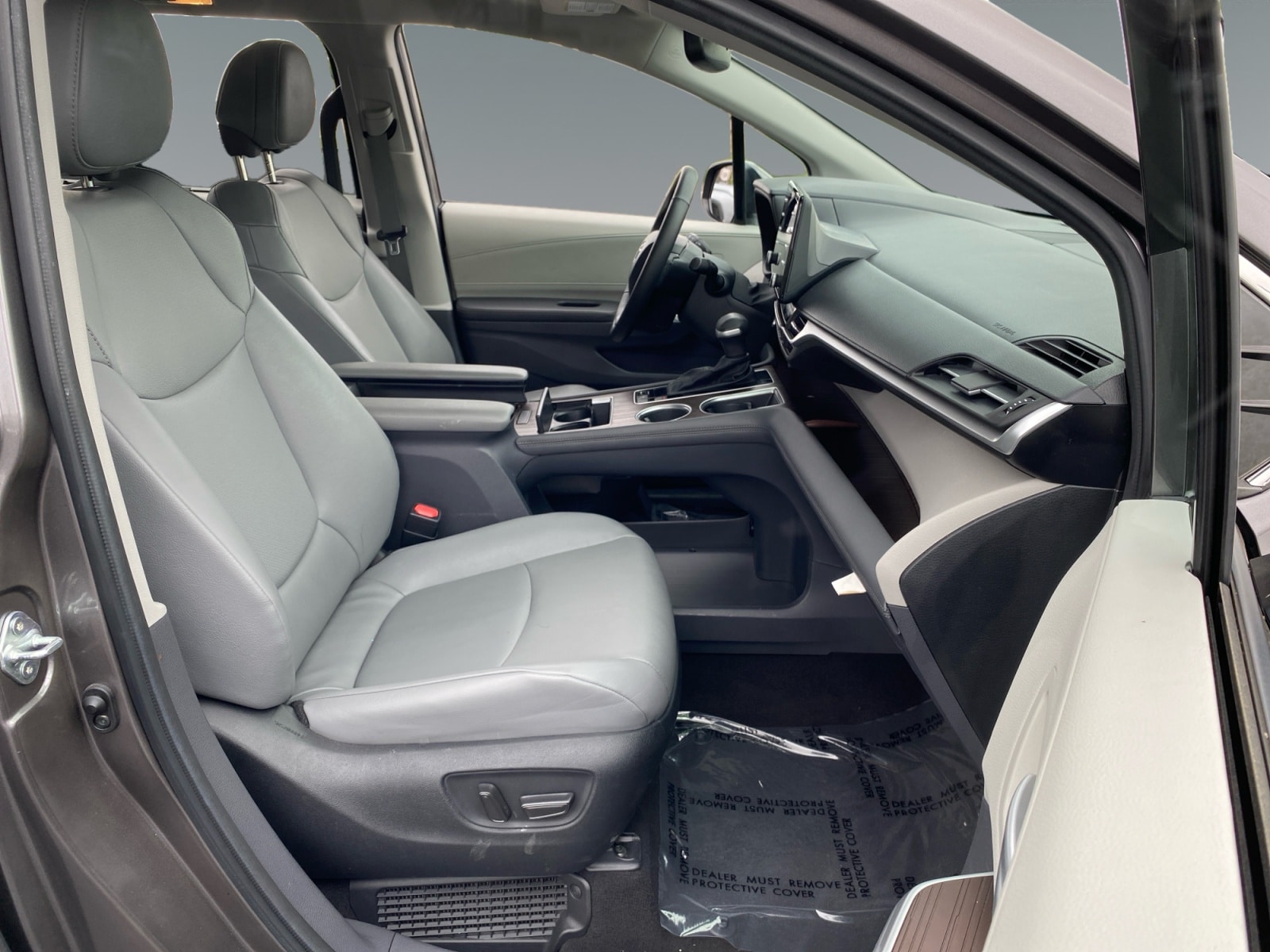 2023 Toyota Sienna XLE - Photo 15