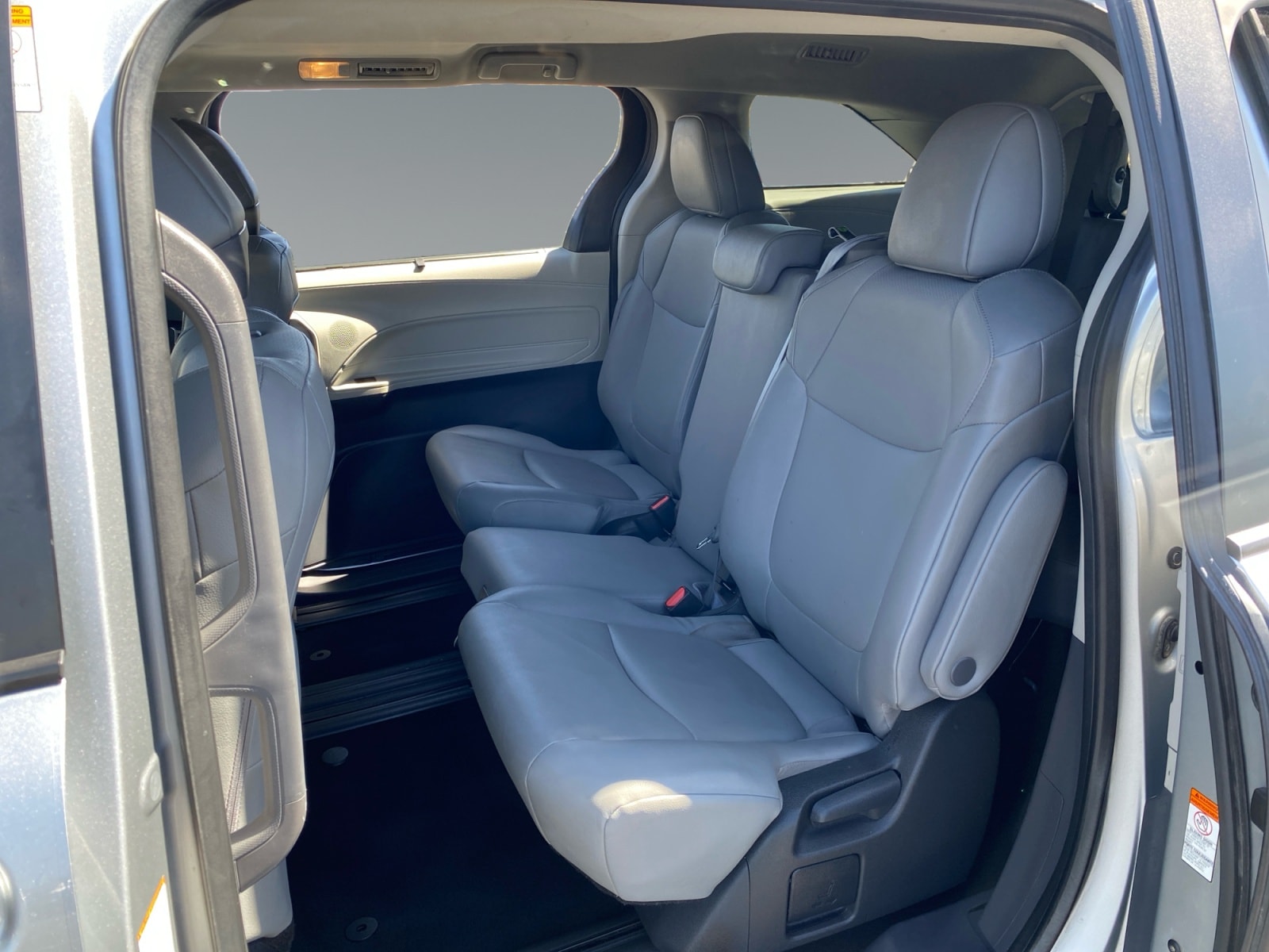 2024 Toyota Sienna XLE - Photo 12