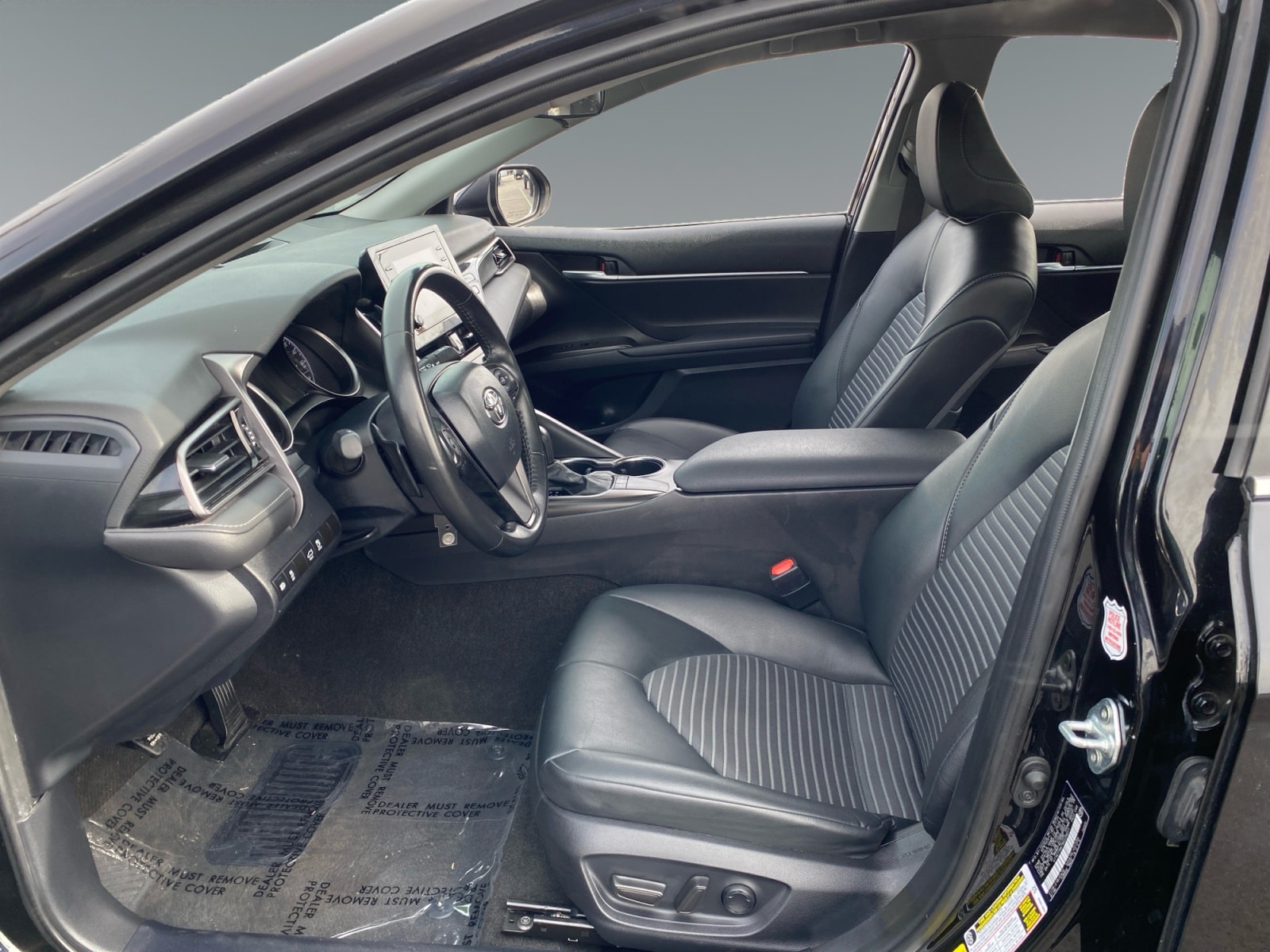 2024 Toyota Camry SE - Photo 9