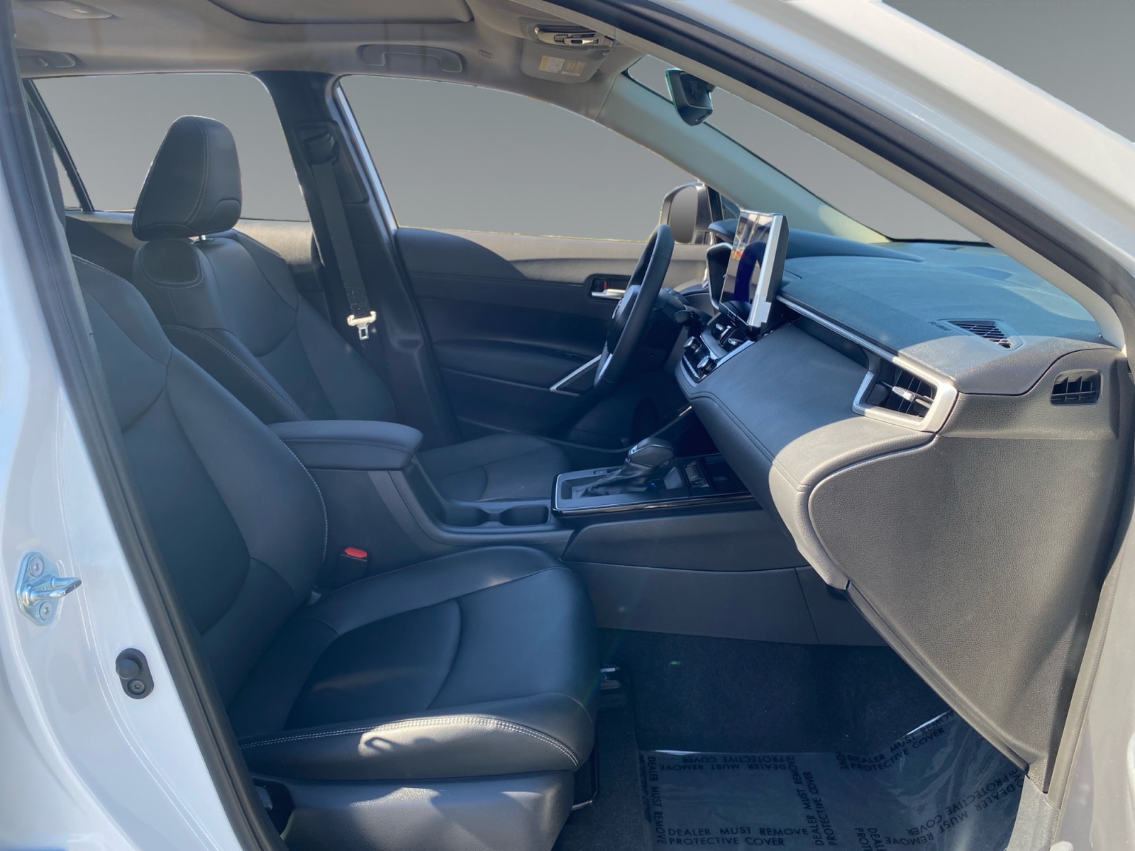 2026 Toyota Corolla Cross XLE - Photo 15