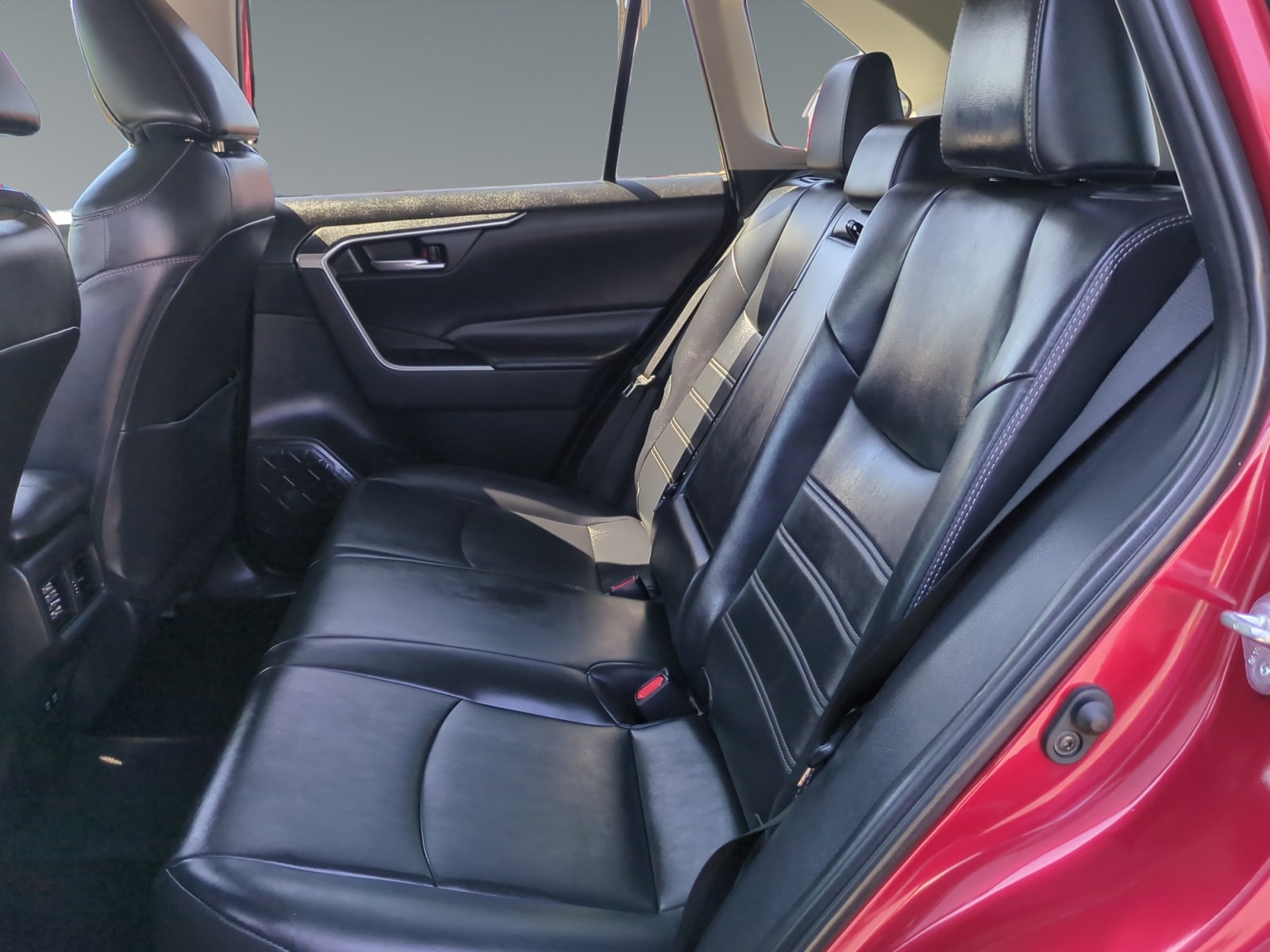 2019 Toyota RAV4 XLE Premium - Photo 13