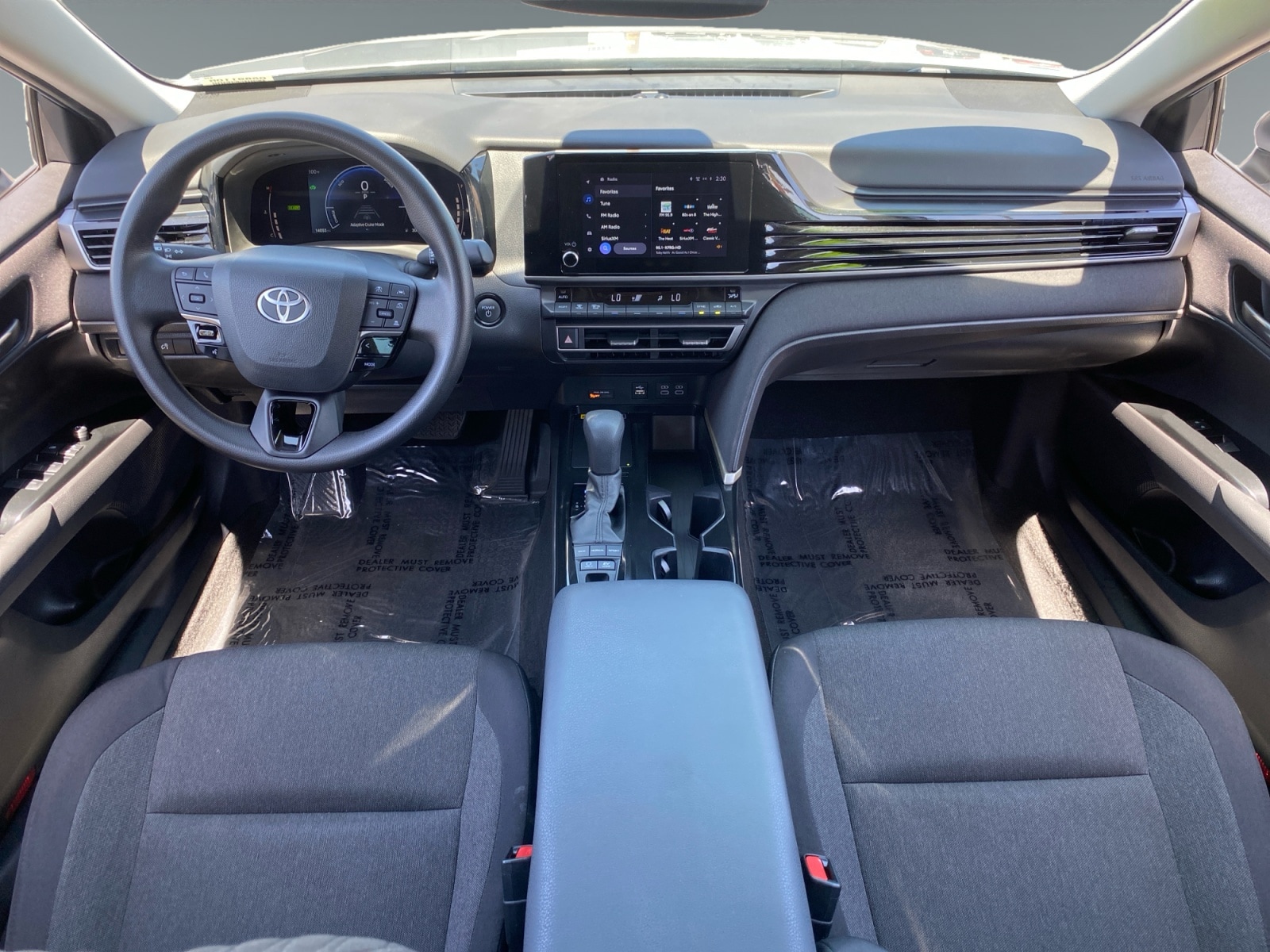 2025 Toyota Camry LE - Photo 10