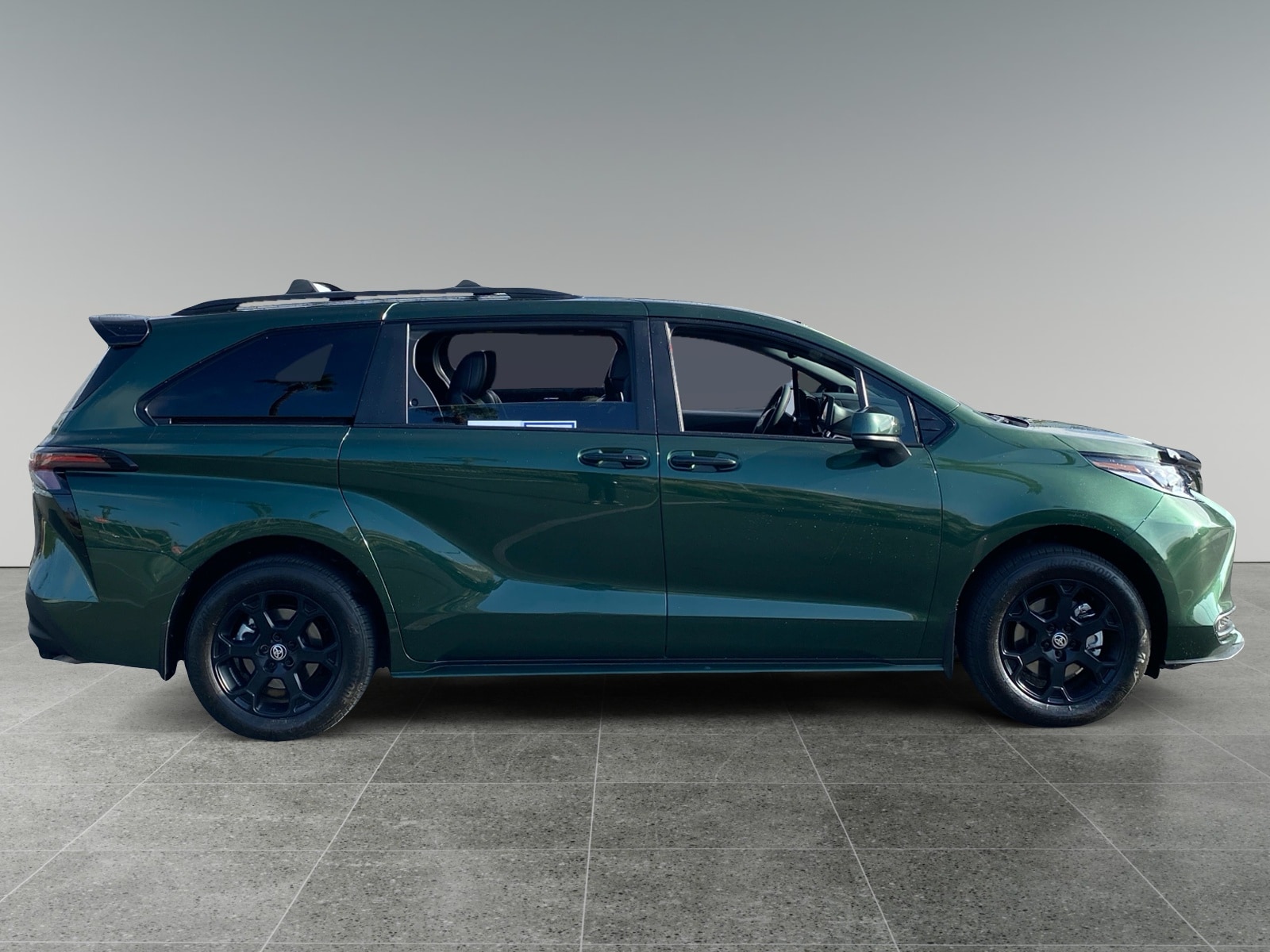 2025 Toyota Sienna Woodland Edition - Photo 6