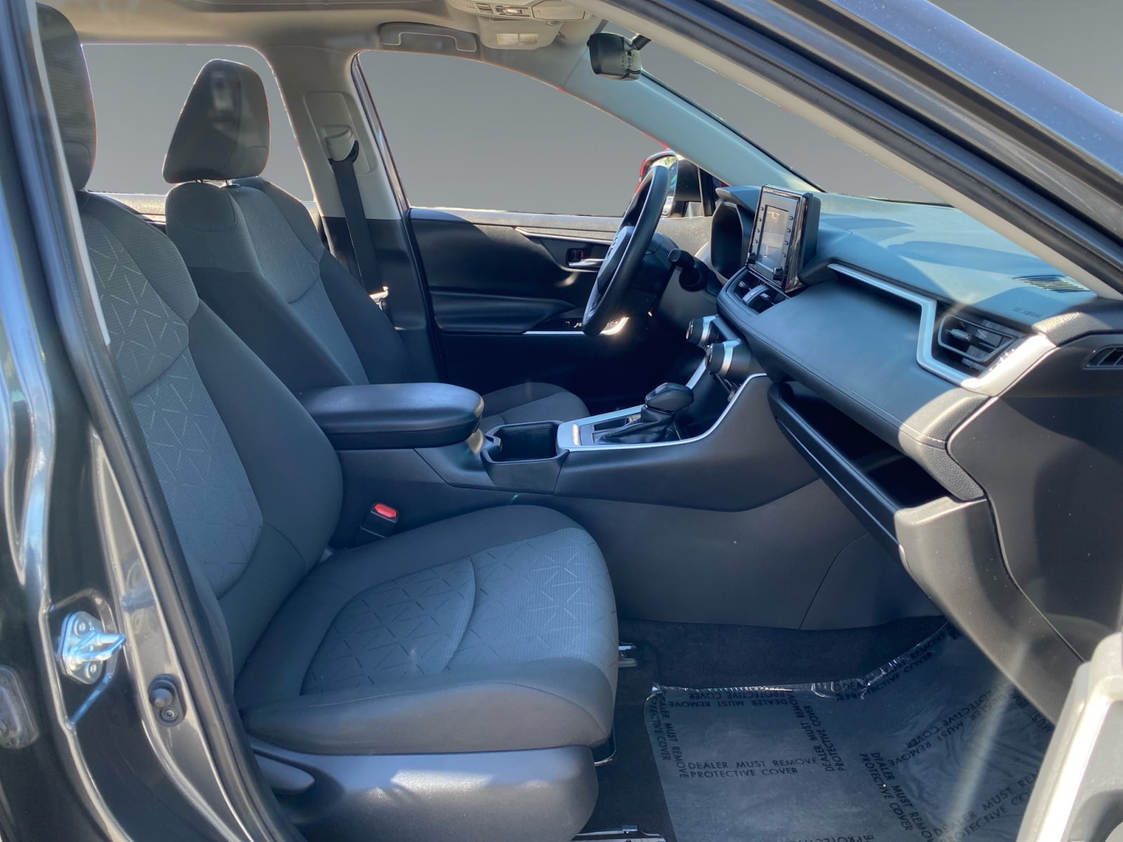 2022 Toyota RAV4 XLE - Photo 15
