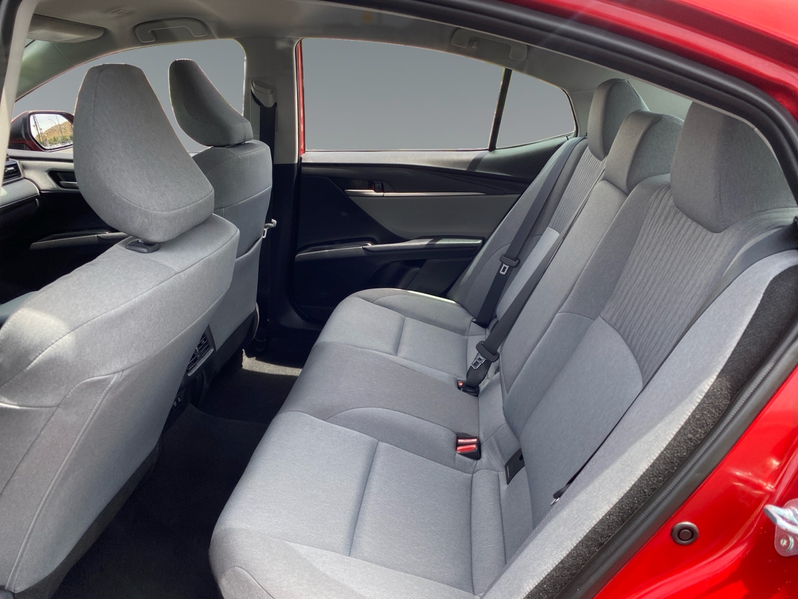 2025 Toyota Camry LE - Photo 12