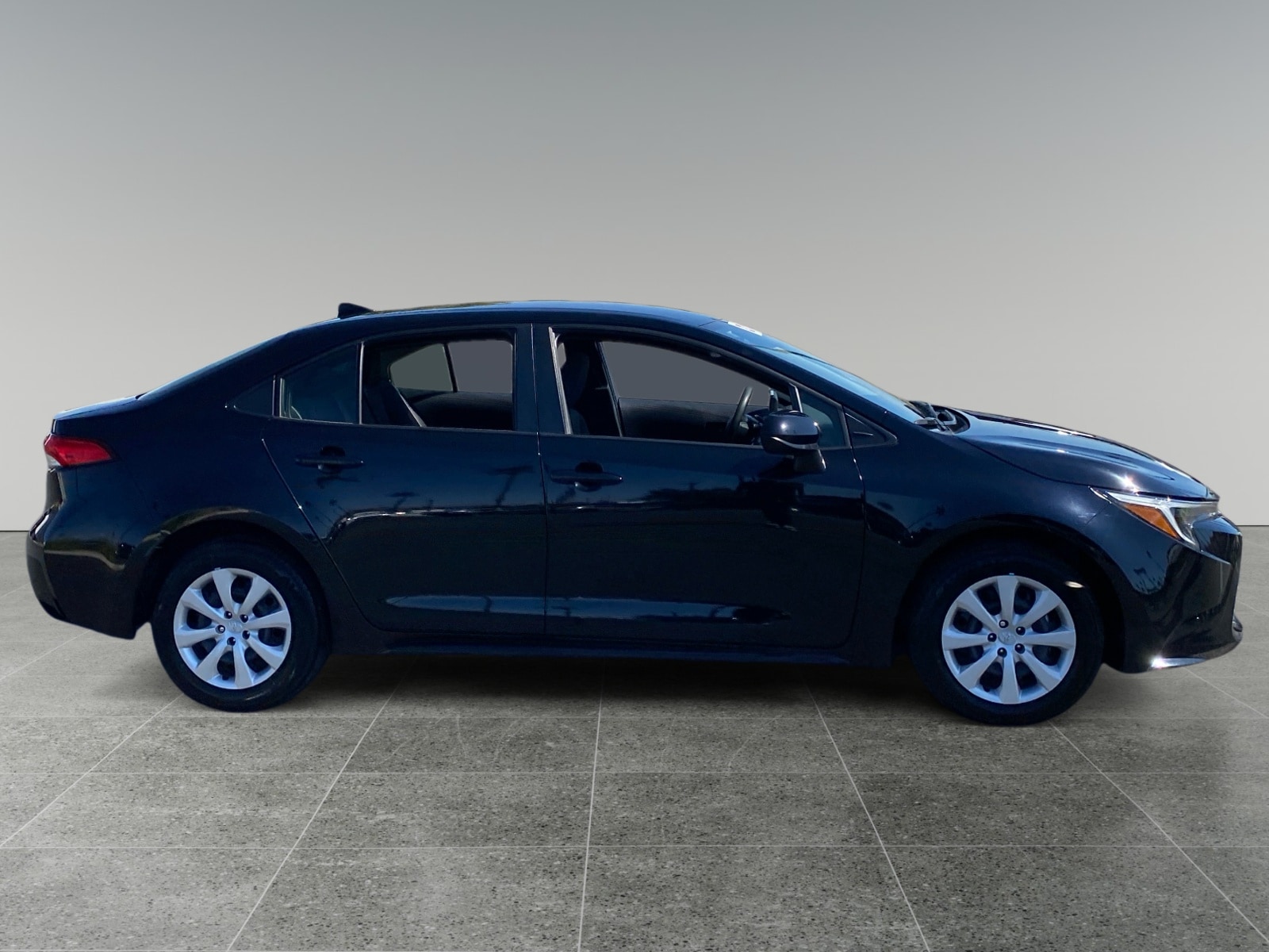 2026 Toyota Corolla LE - Photo 6