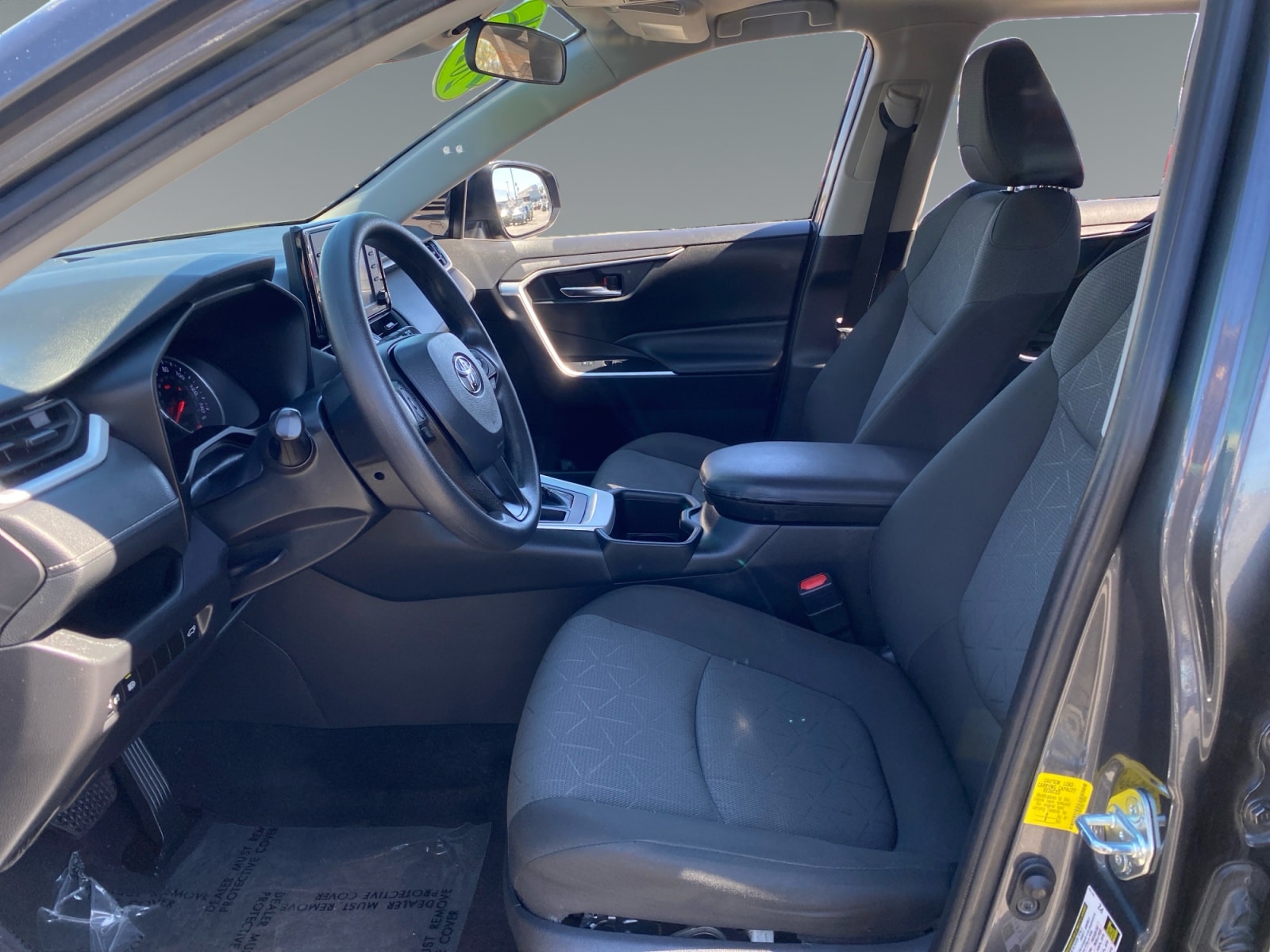 2022 Toyota RAV4 XLE - Photo 9