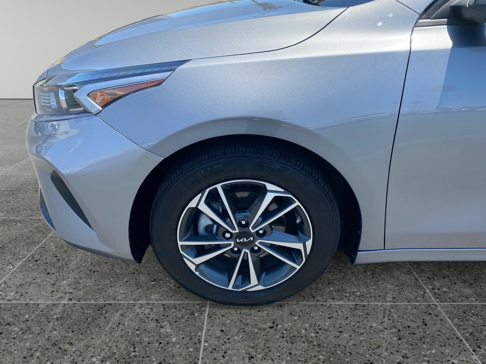 2024 Kia Forte LXS - Photo 14