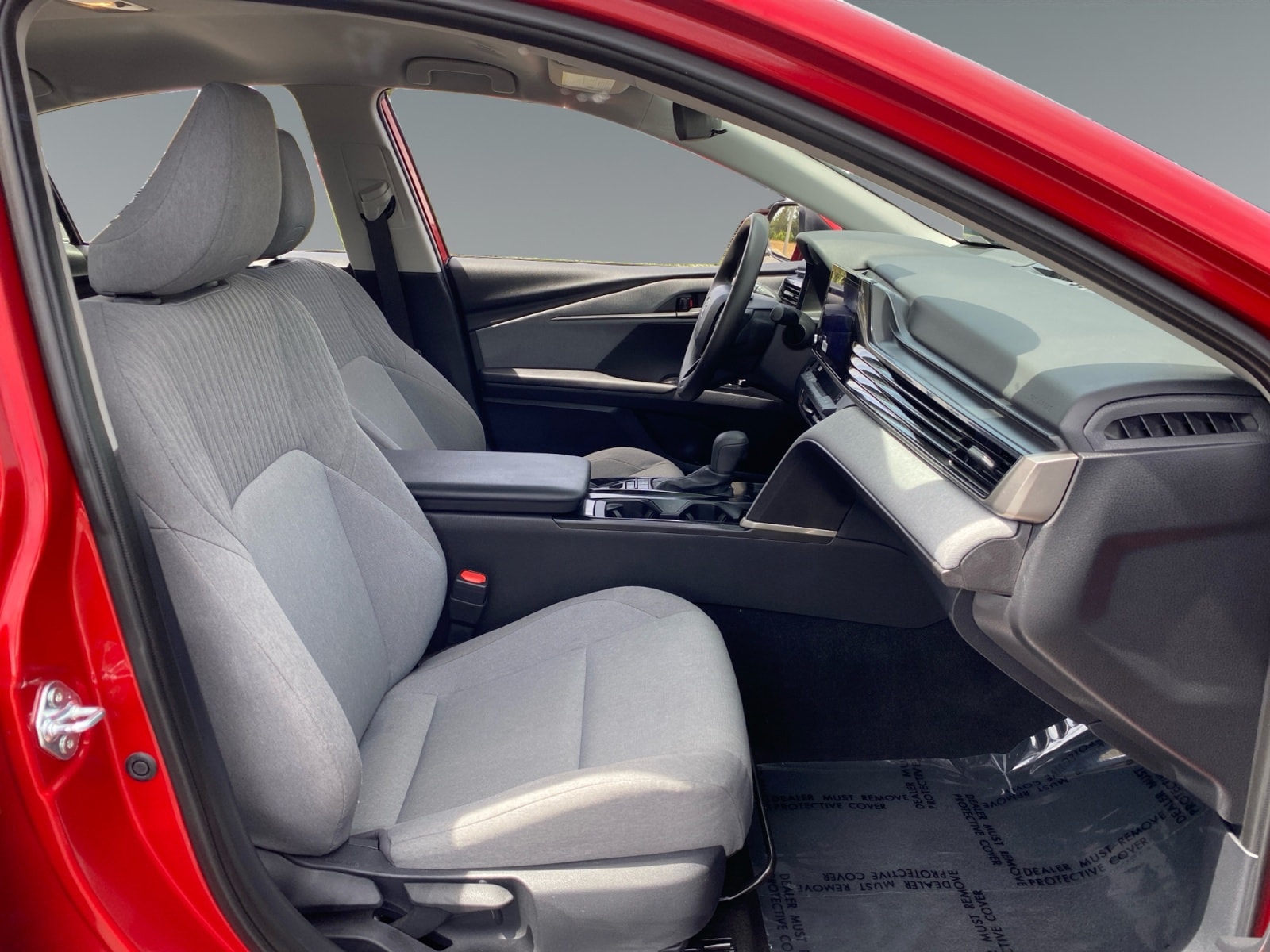 2025 Toyota Camry LE - Photo 14