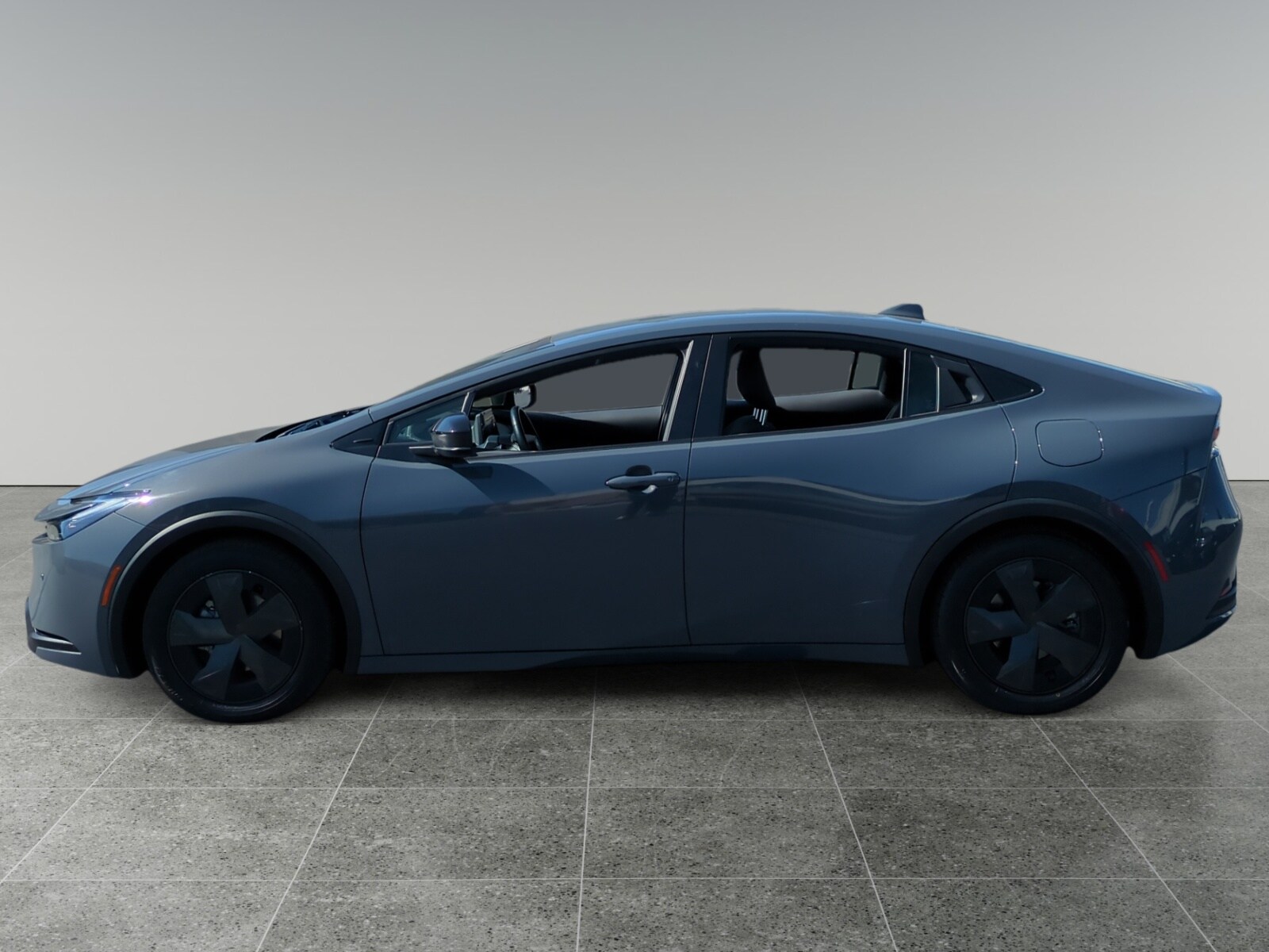 2024 Toyota Prius LE photo 2