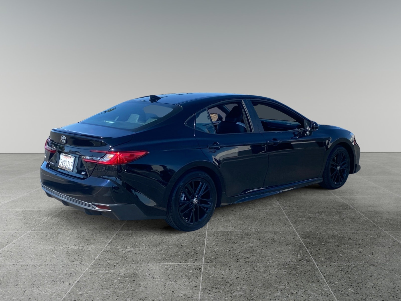 2026 Toyota Camry SE - Photo 5