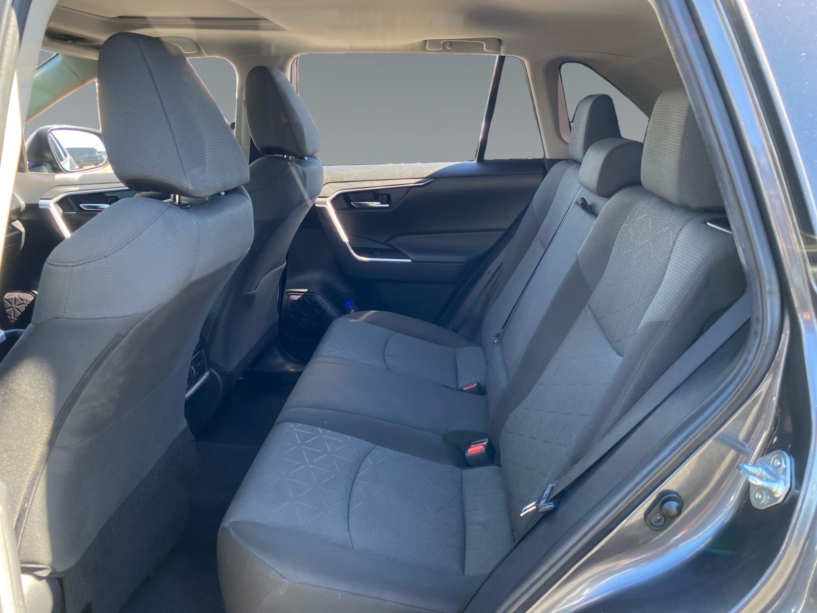 2022 Toyota RAV4 XLE - Photo 13
