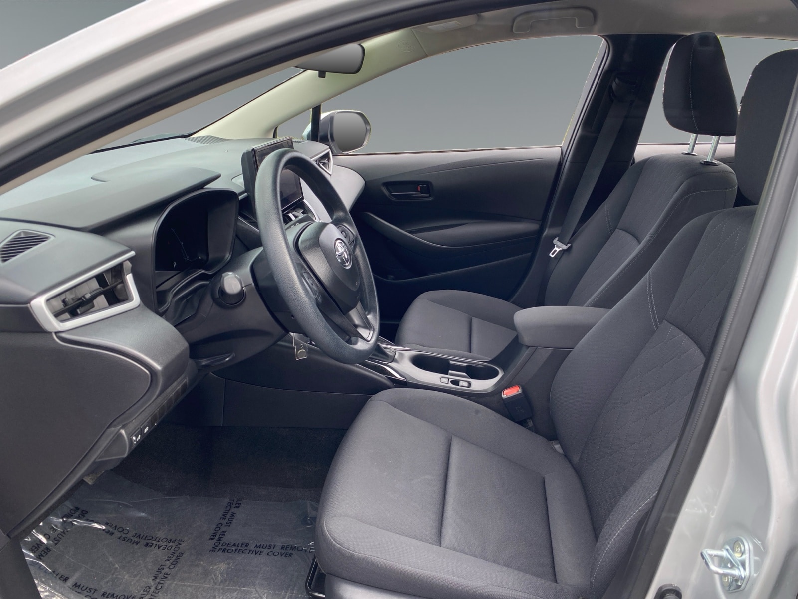 2026 Toyota Corolla LE - Photo 9