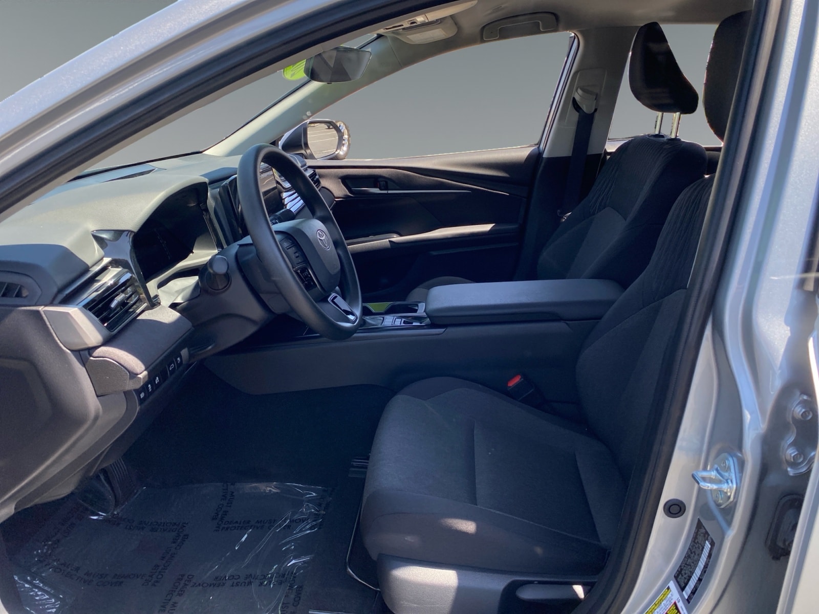 2025 Toyota Camry LE - Photo 9