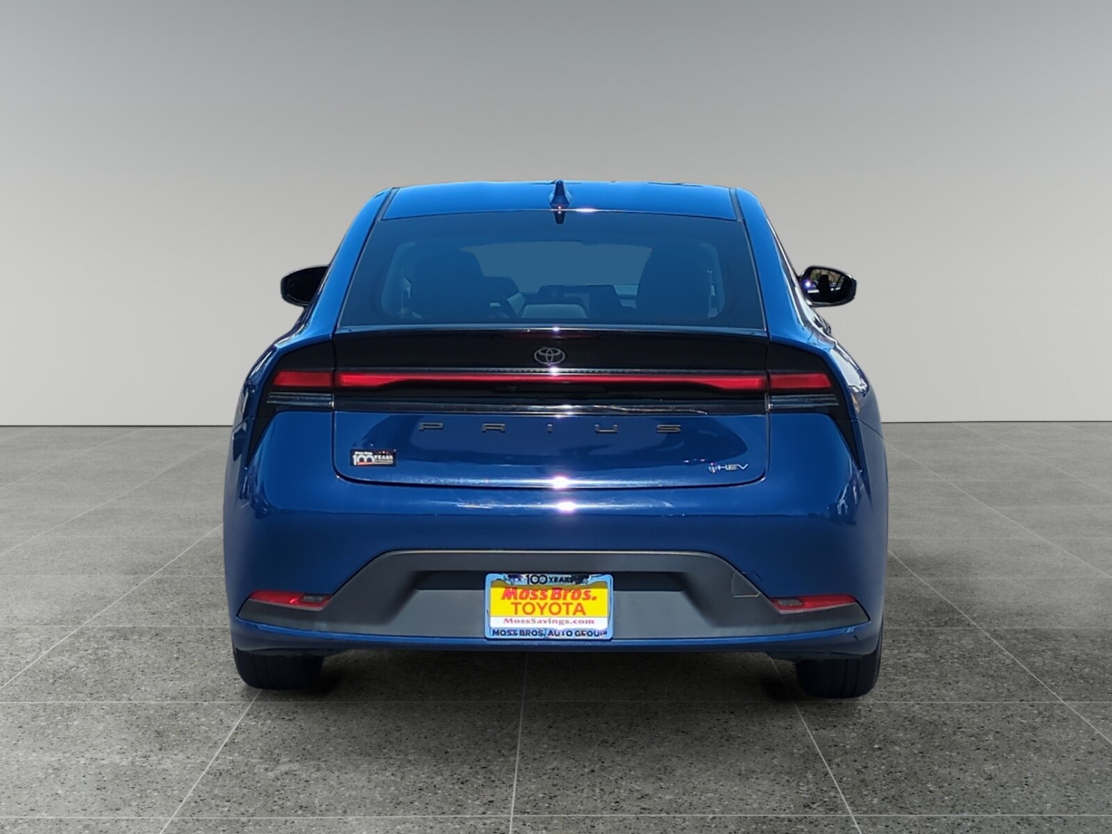 2023 Toyota Prius LE photo 4