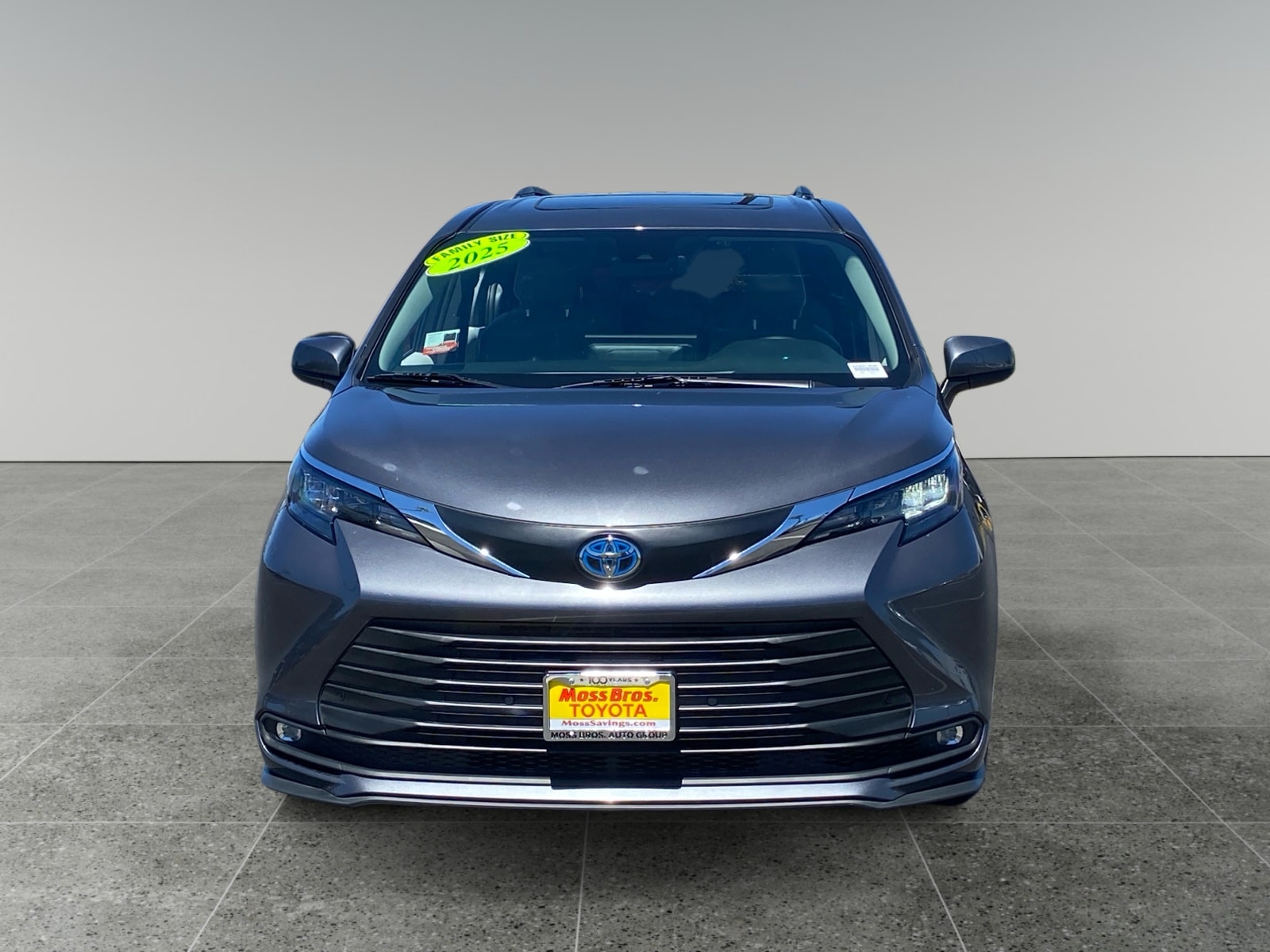 2025 Toyota Sienna XLE - Photo 8