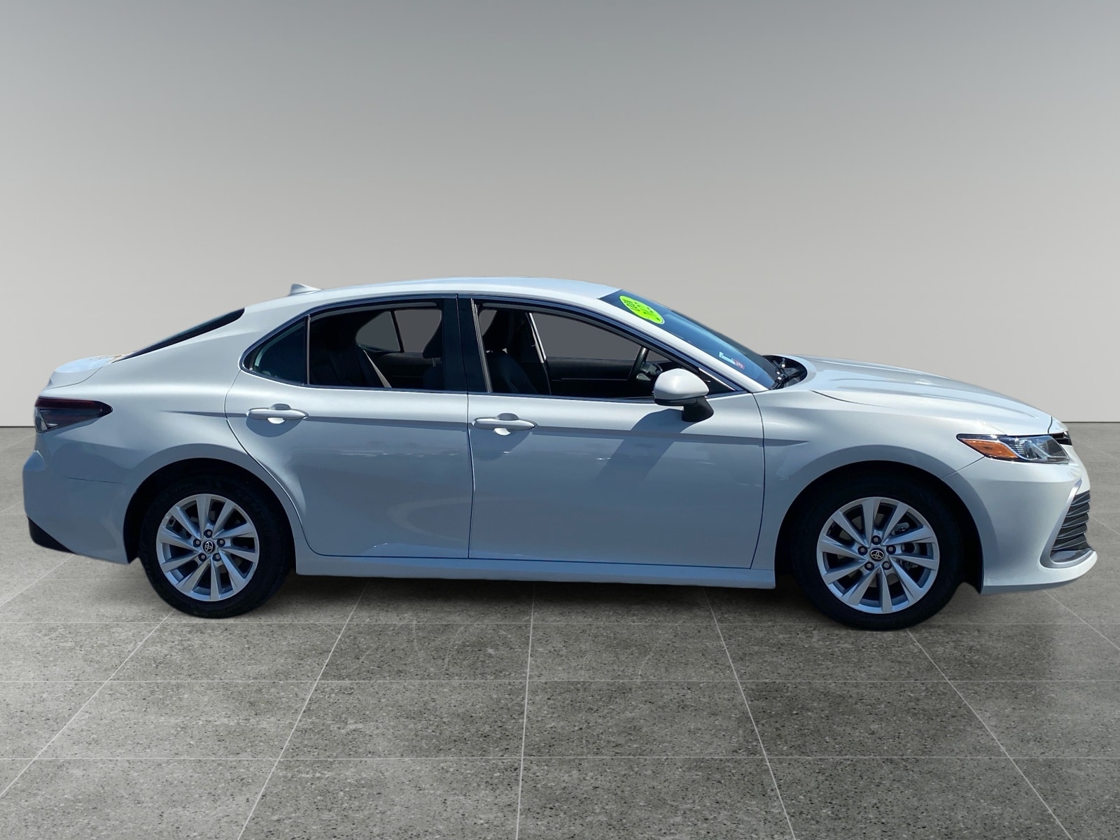 2022 Toyota Camry LE photo 6