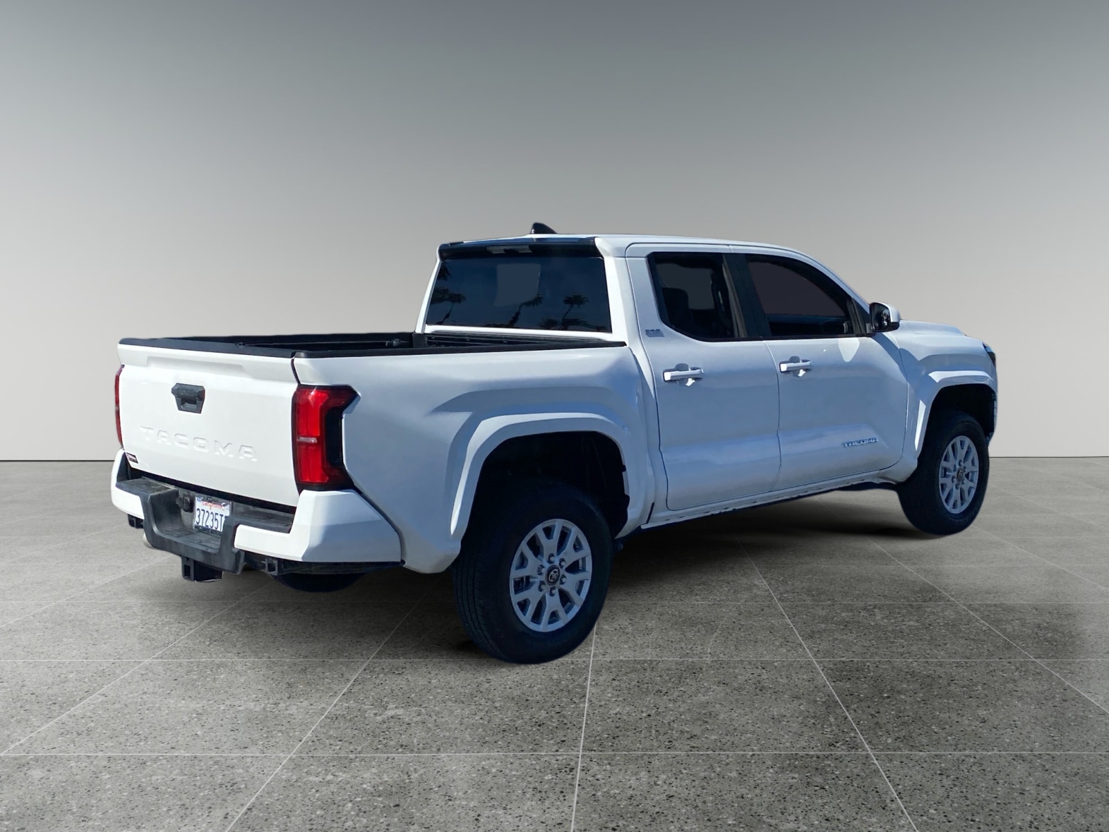 2024 Toyota Tacoma SR5 photo 5