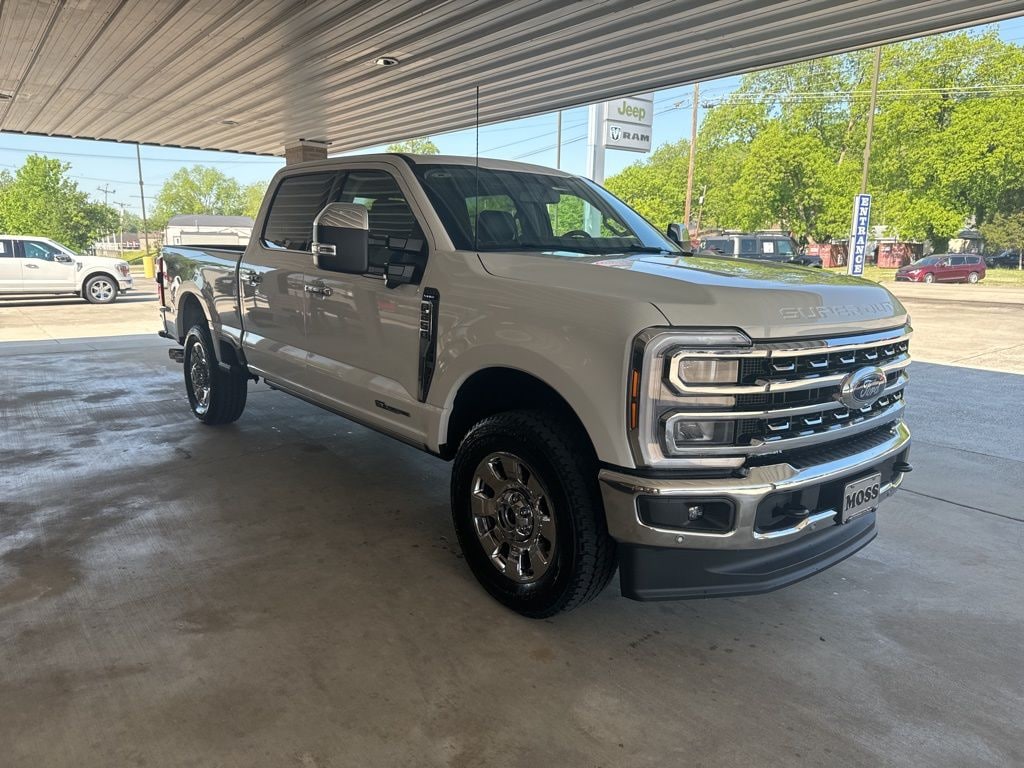 New 2026 Ford F-250SD Lariat Truck Crew Cab