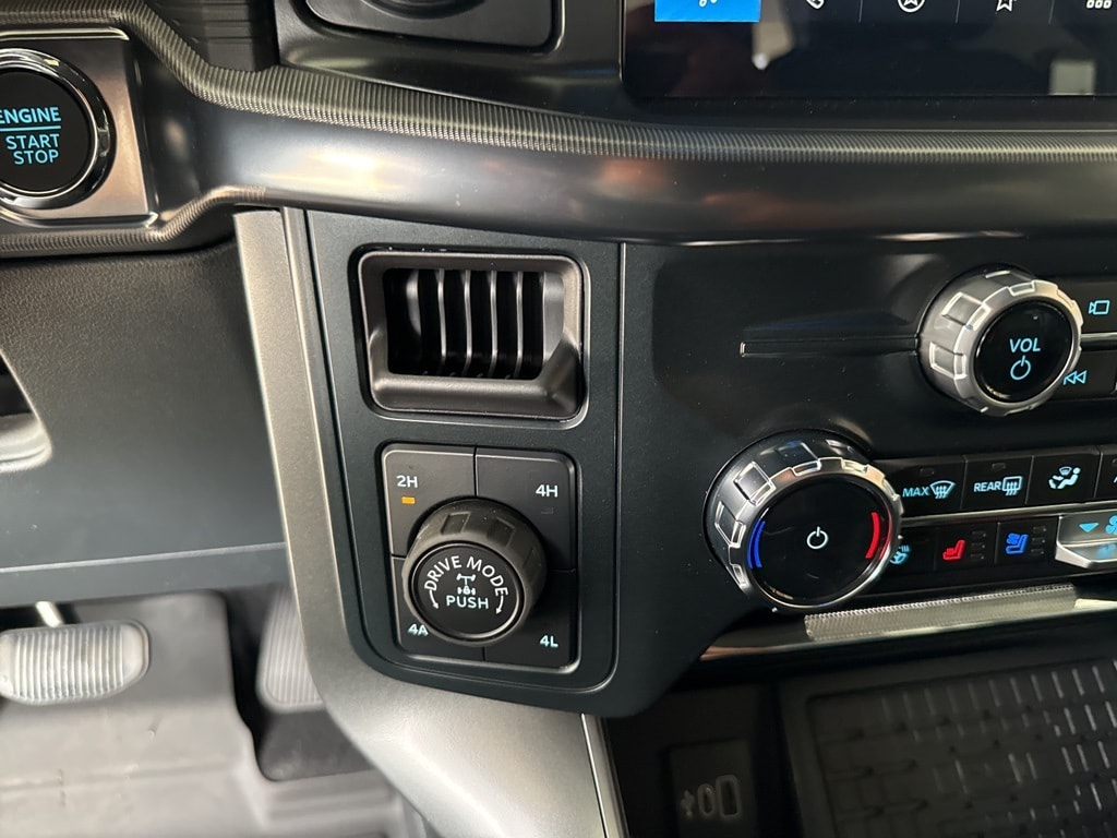 2025 Ford F-150 Lariat - Photo 13