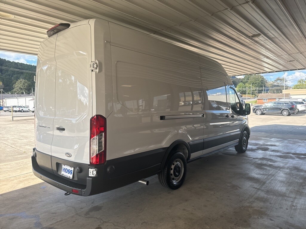 2024 Ford Transit photo 2