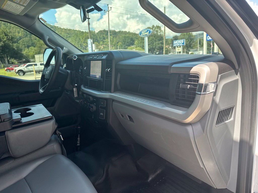 2024 Ford F-550 Super Duty Chassis Cab XL - Photo 17