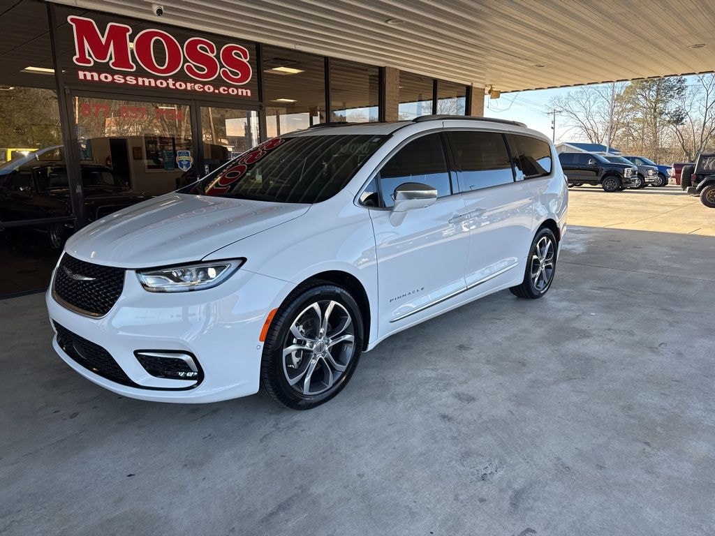 Used 2024 Chrysler Pacifica Pinnacle Van Passenger Van