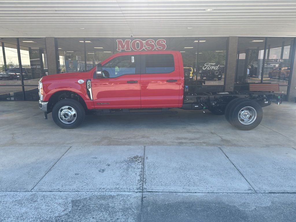 2026 Ford F-350 Super Duty Chassis Cab XL - Photo 7