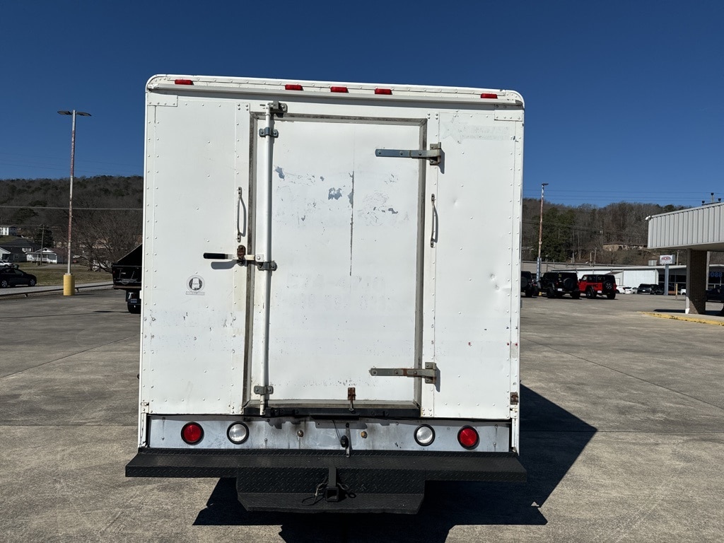 2015 Ford E-350 photo 4