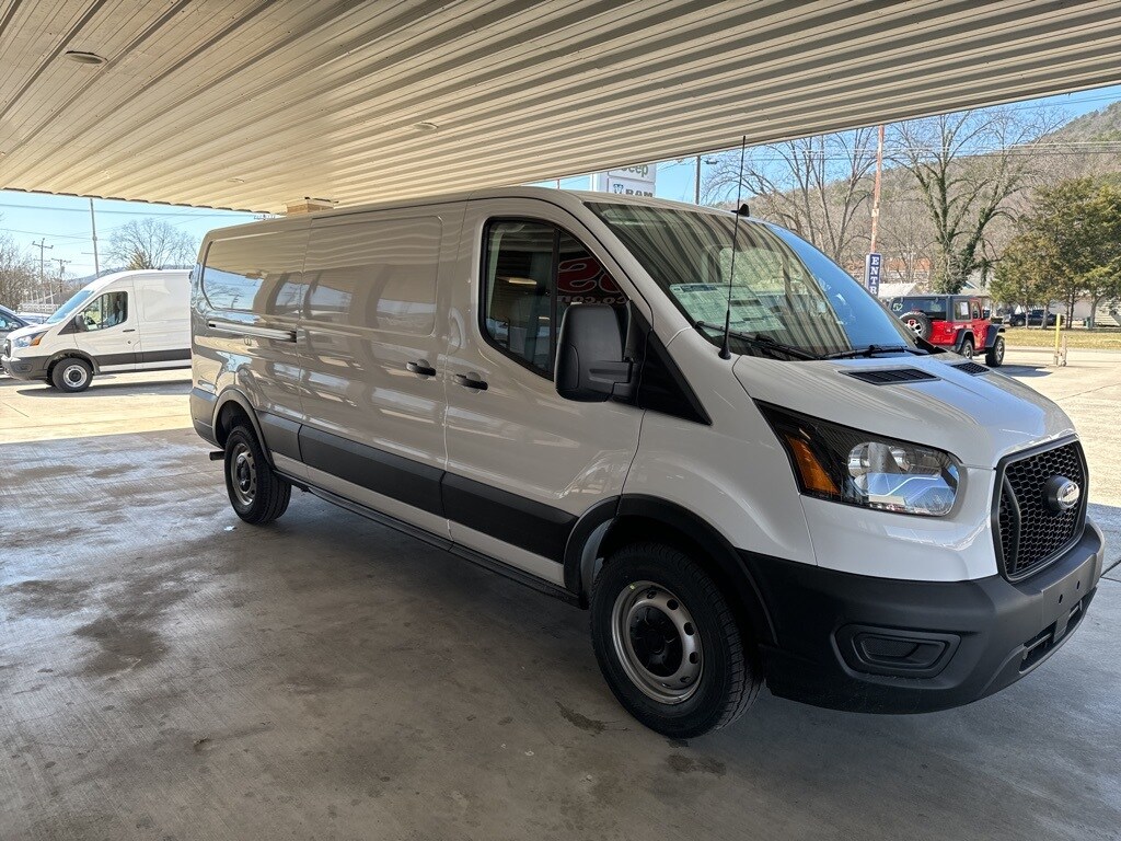 2025 Ford Transit photo 3