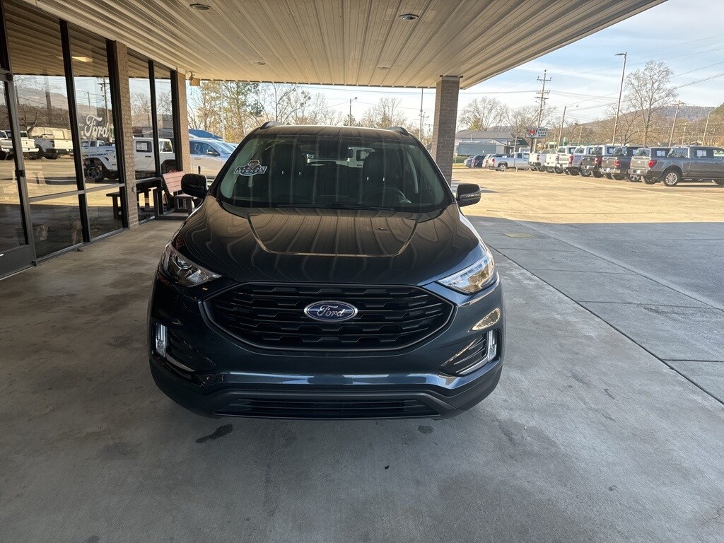 2023 Ford Edge SEL photo 2