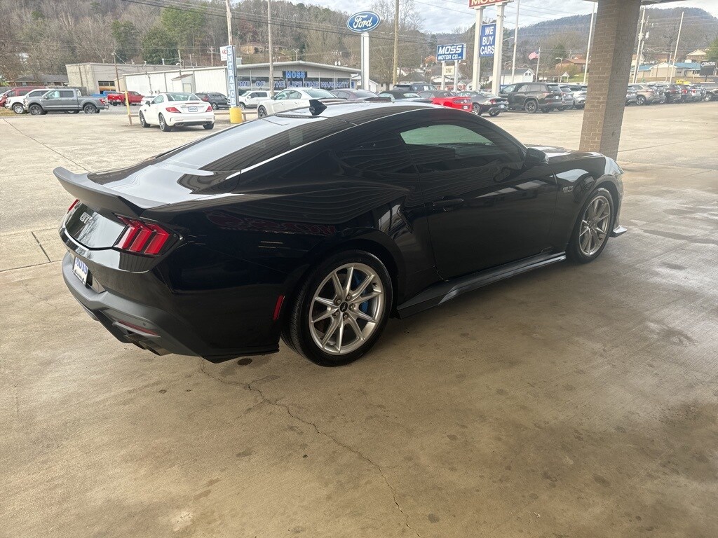 2024 Ford Mustang GT Premium photo 4