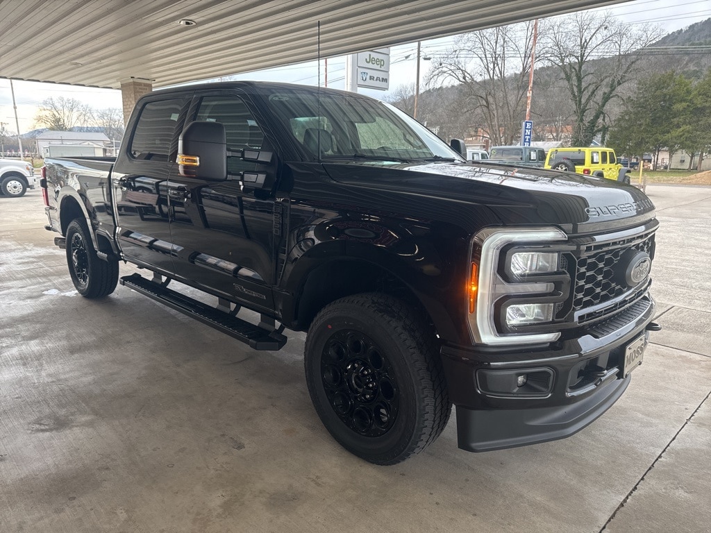New 2026 Ford F-250SD XLT Truck Crew Cab
