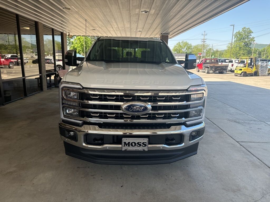 New 2026 Ford F-250SD Lariat Truck Crew Cab